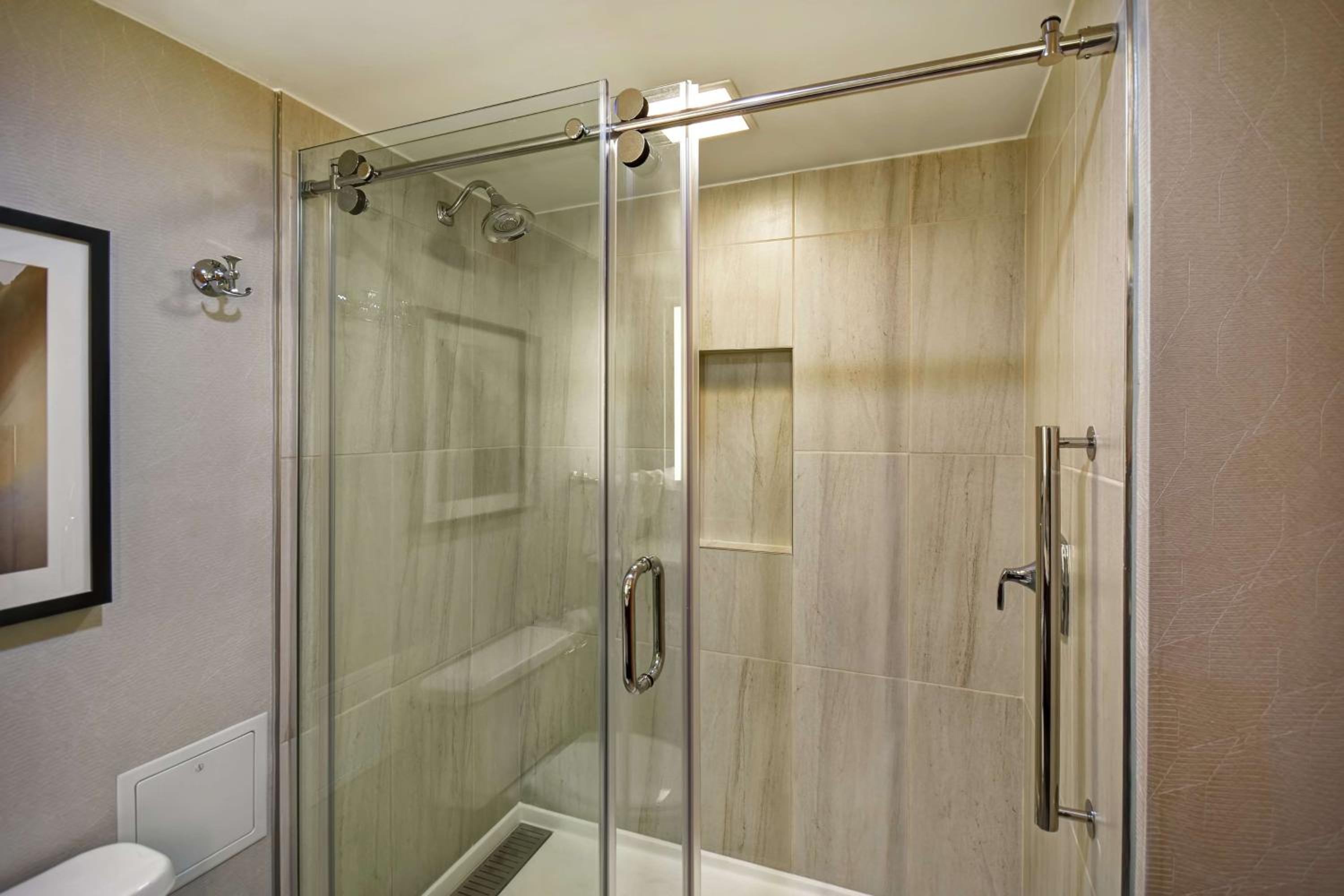 Two-Room King Suite - Non-Smoking - Photo 2