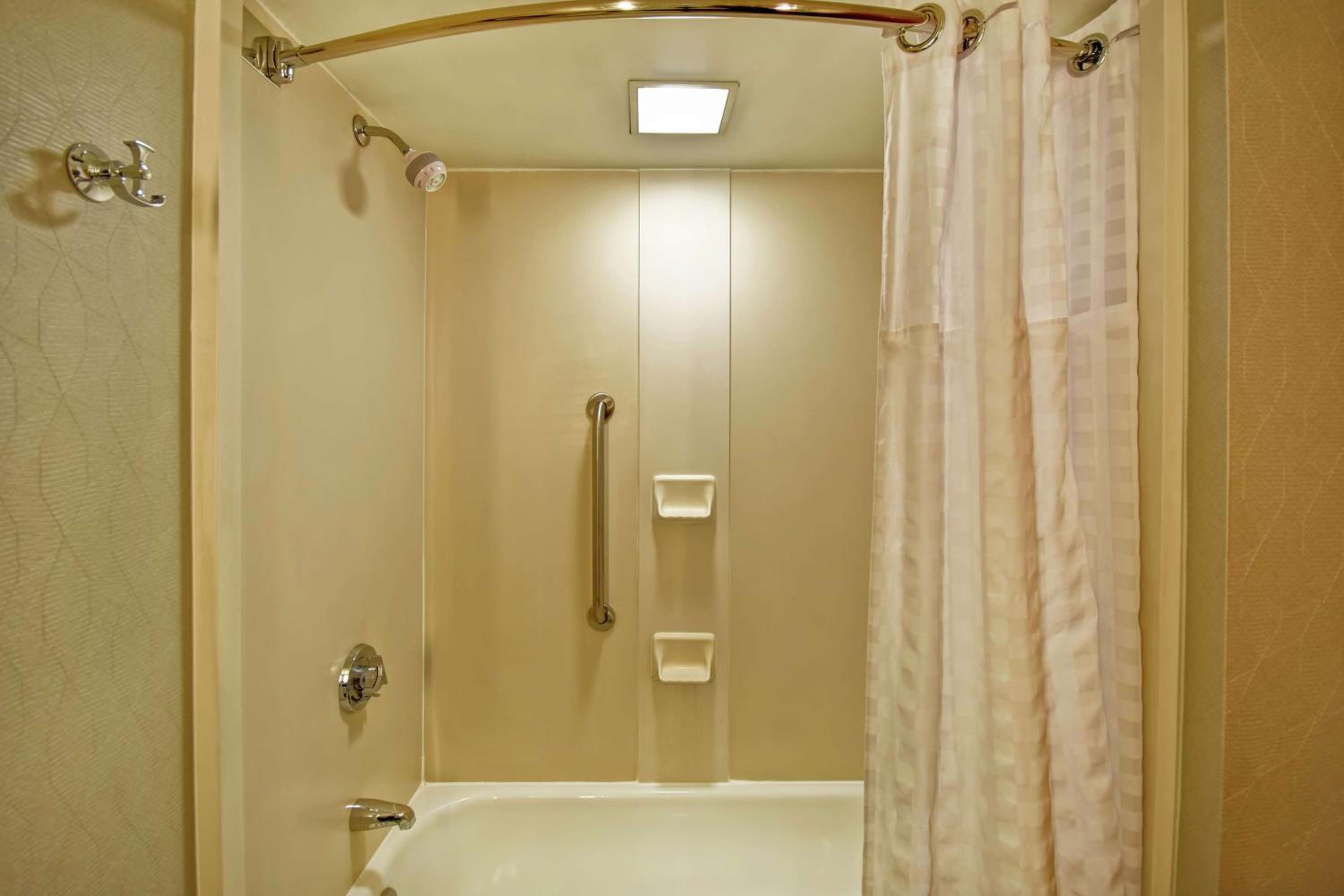 Suite with Two Double Beds - Non-Smoking - Photo 10
