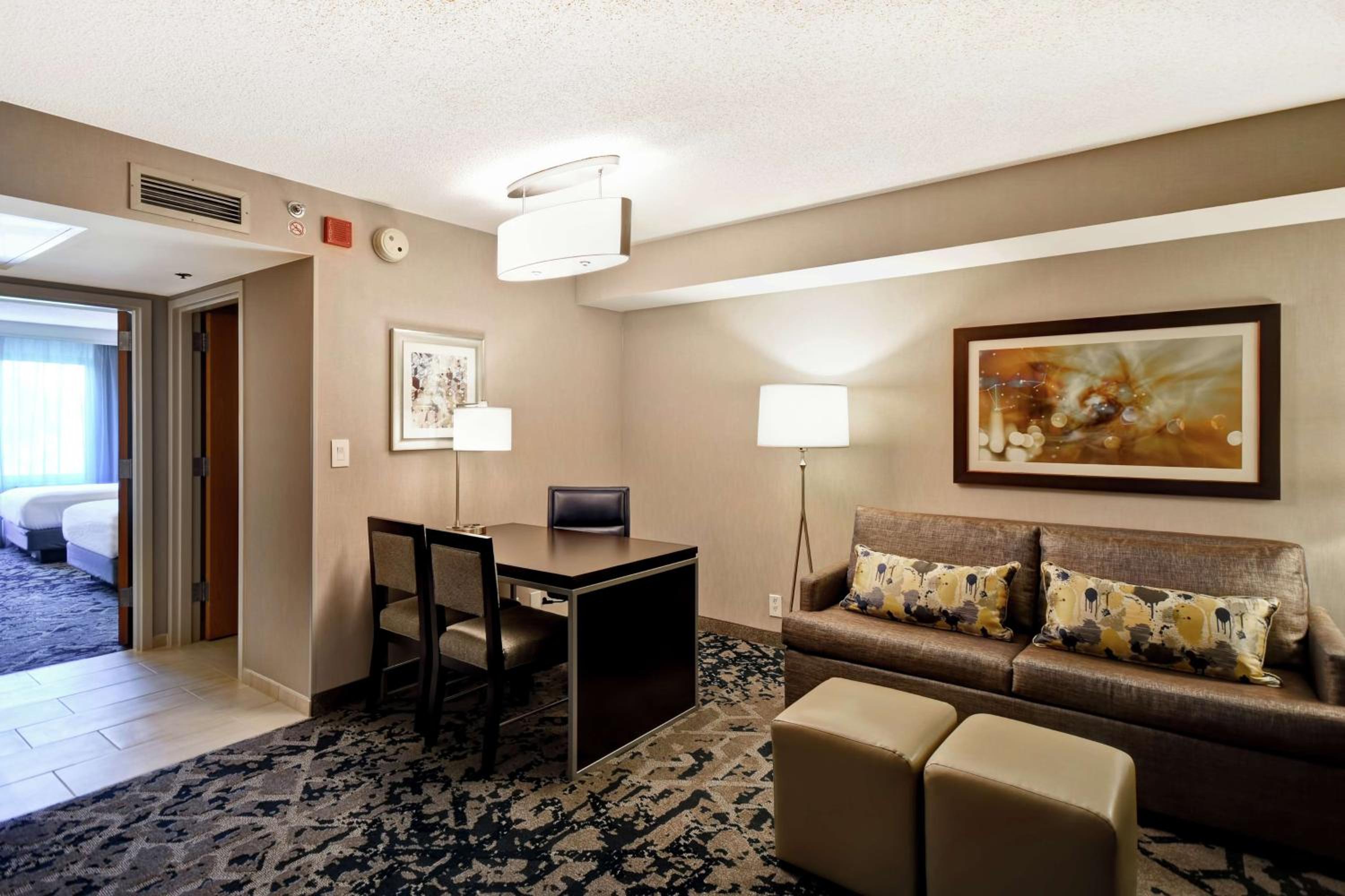 Suite with Two Double Beds - Non-Smoking - Photo 3