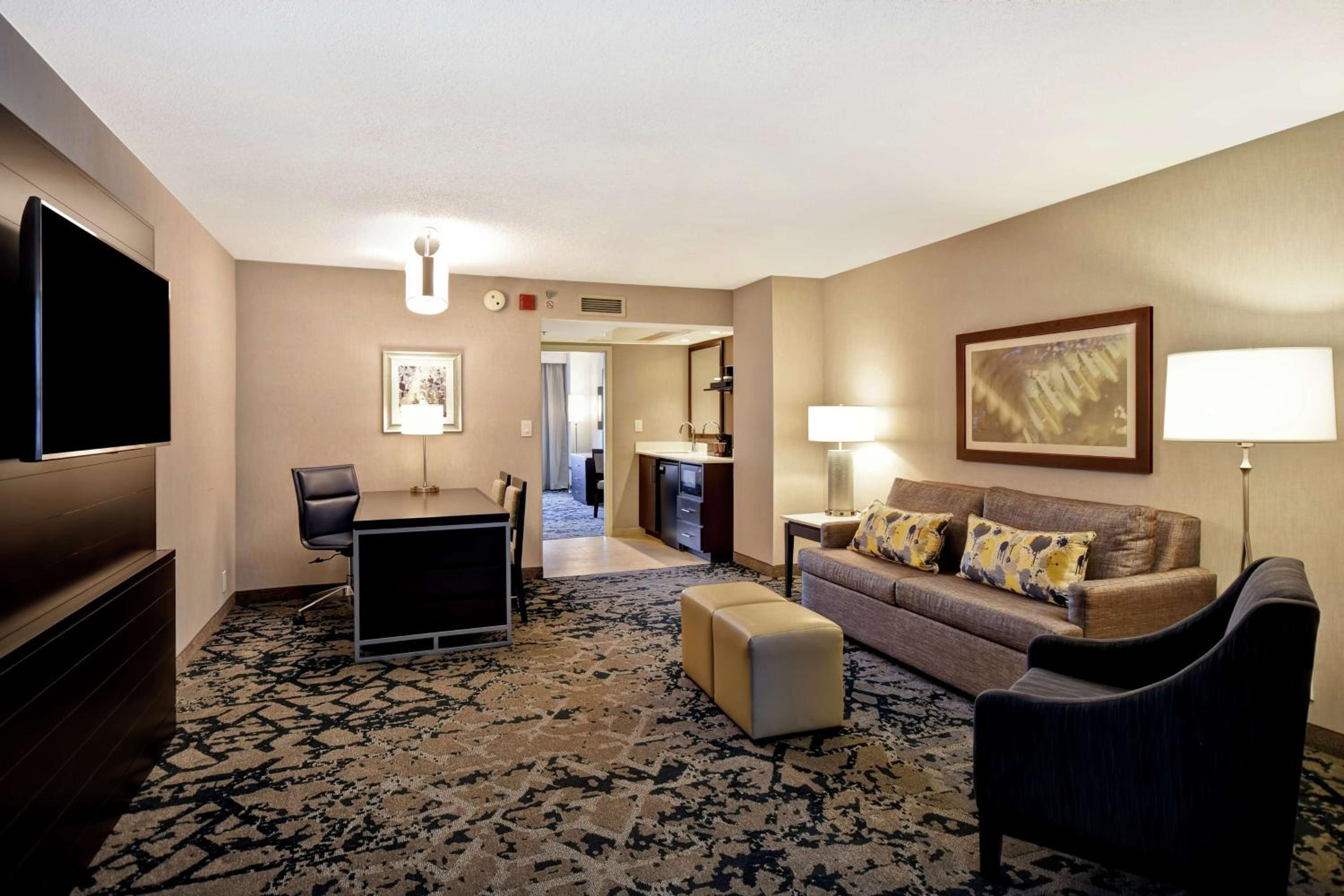 Suite with Two Double Beds - Non-Smoking - Photo 6