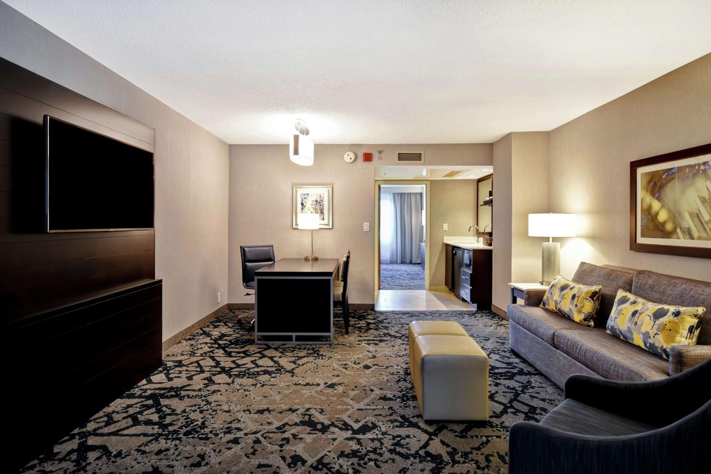 Suite with Two Double Beds - Non-Smoking - Photo 9