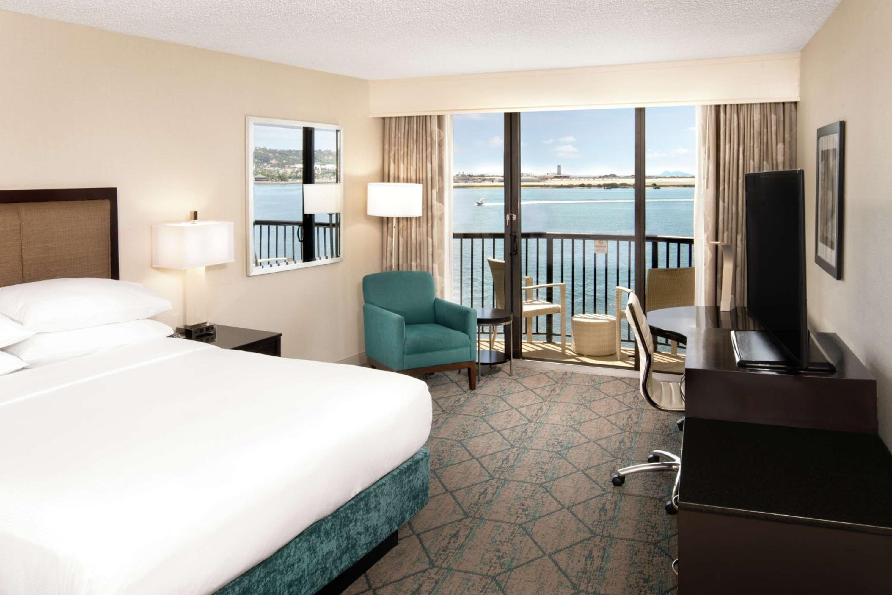 King Room with Harbor View - Higher Floor