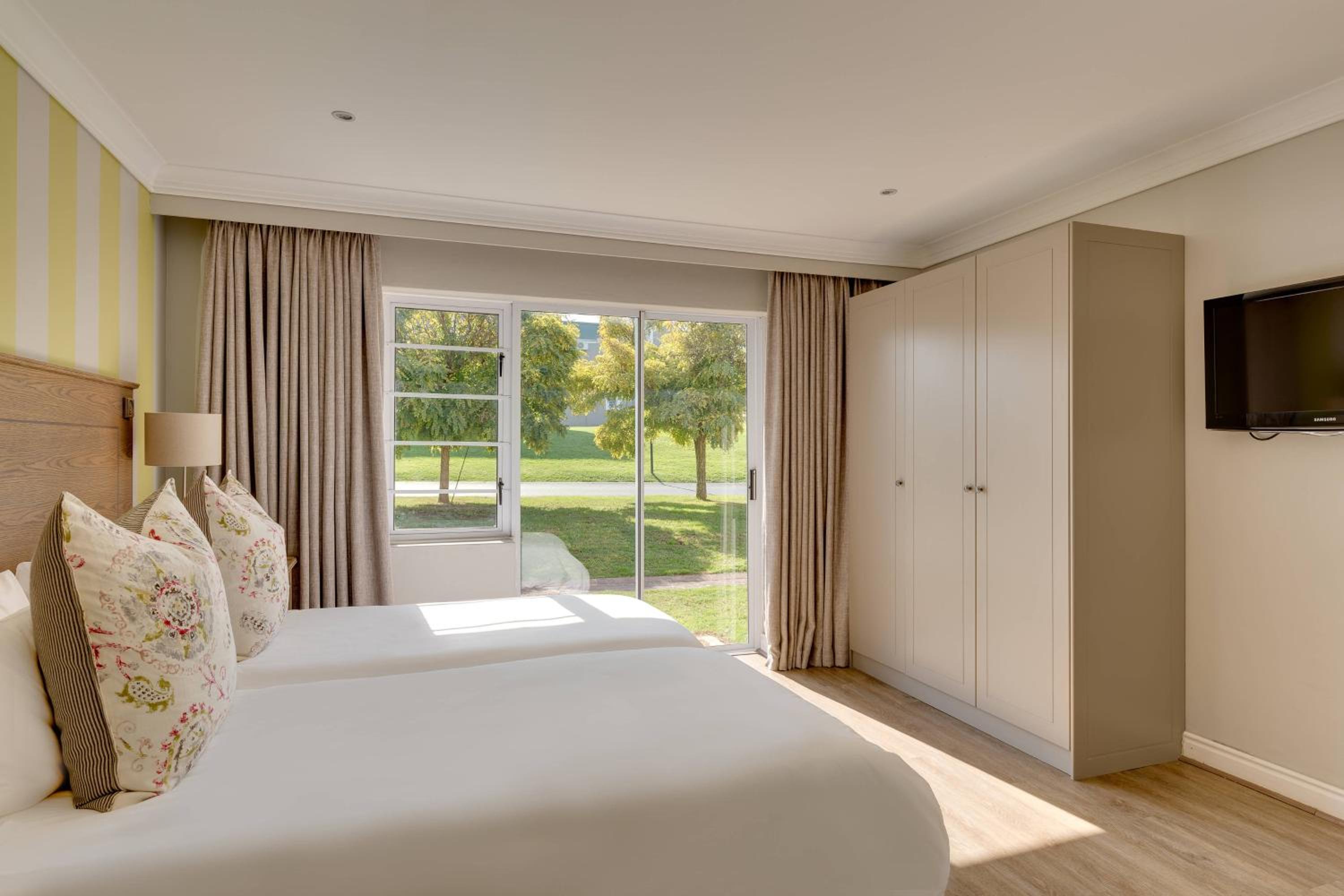 Deluxe Guest room, 2 Twin photo 3