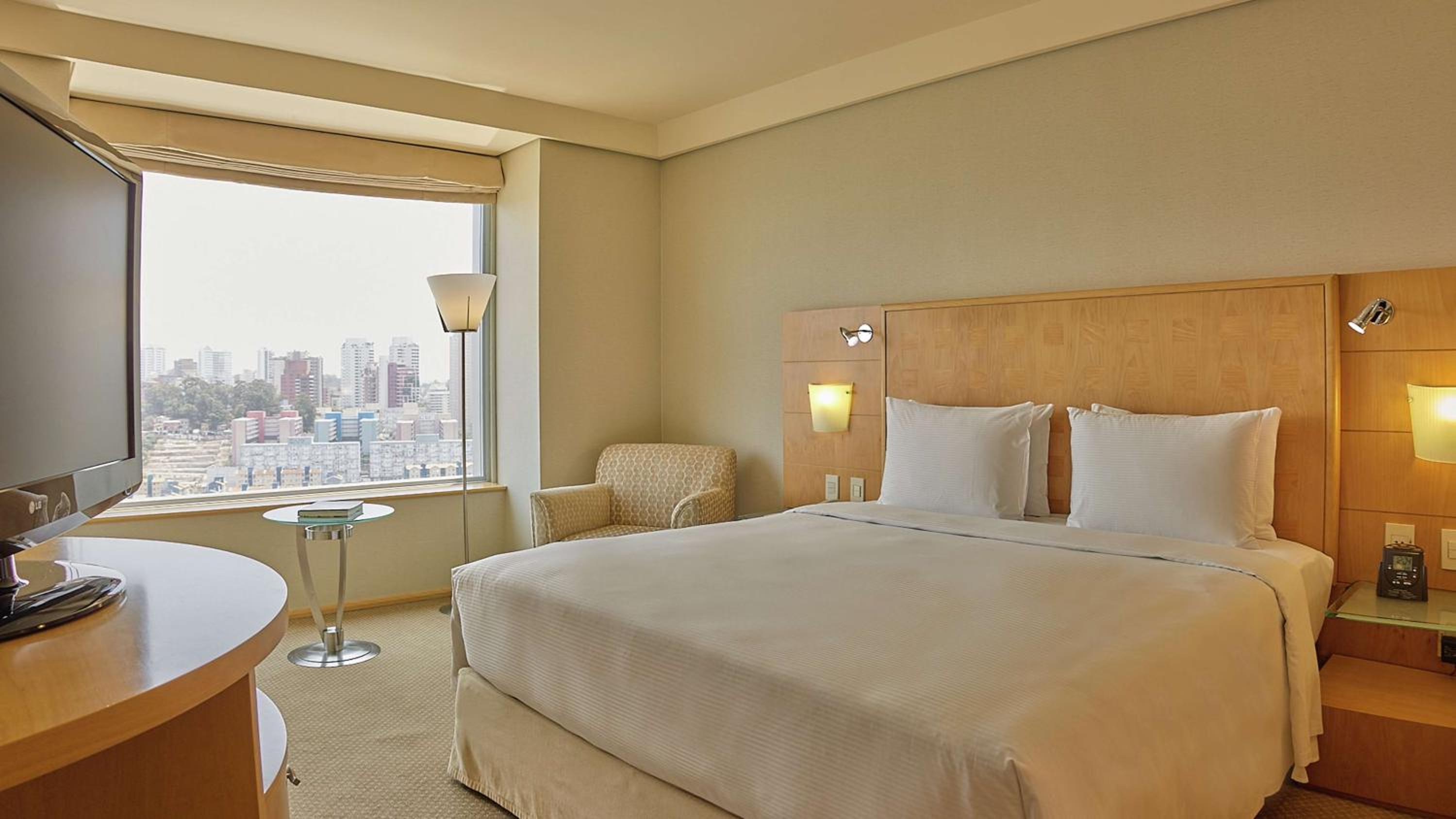 Deluxe King Room - Photo 5