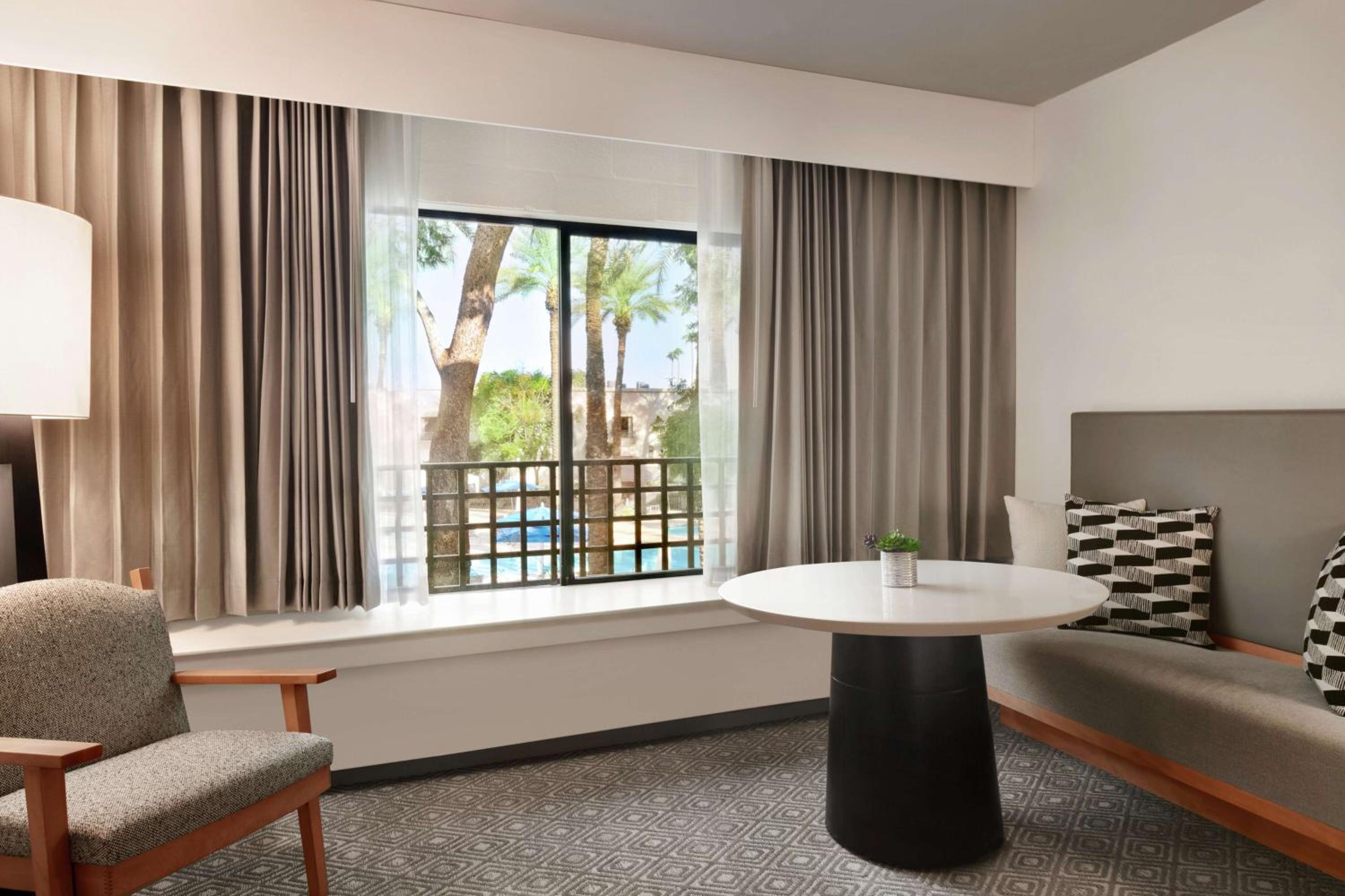King Room with Pool View - Photo 3