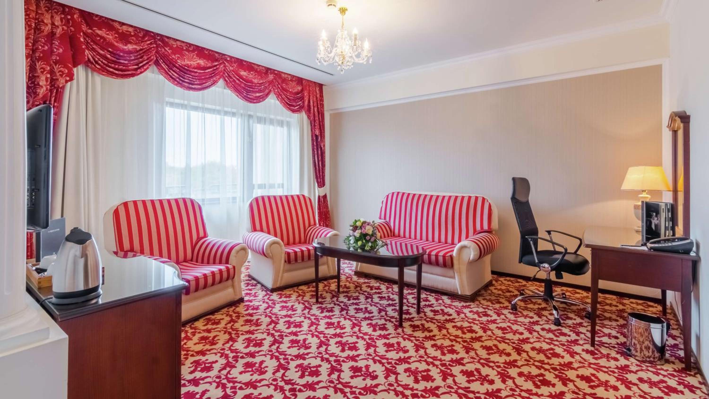 Executive King Suite - Photo 1