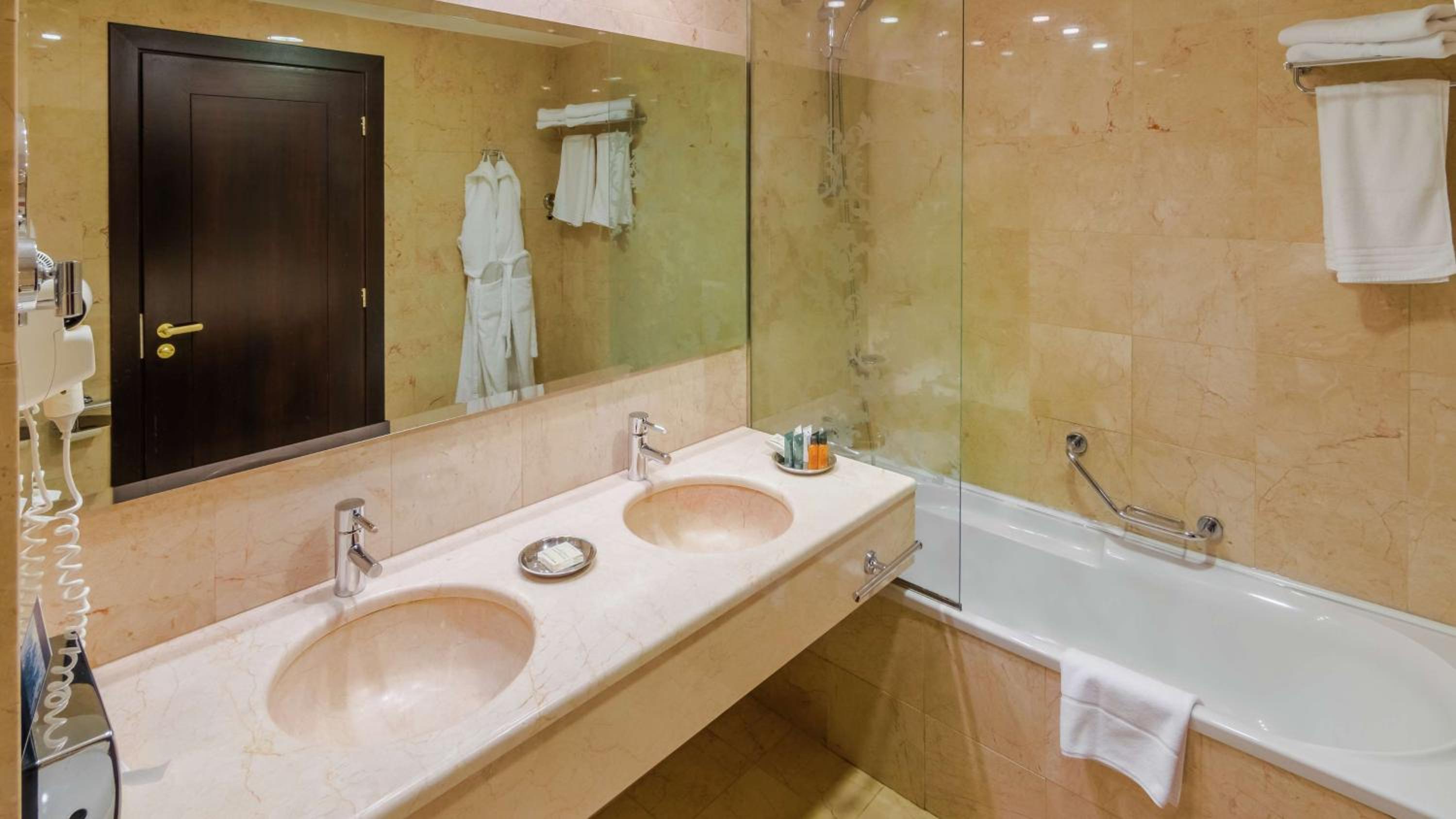 Royal Suite - Photo 4