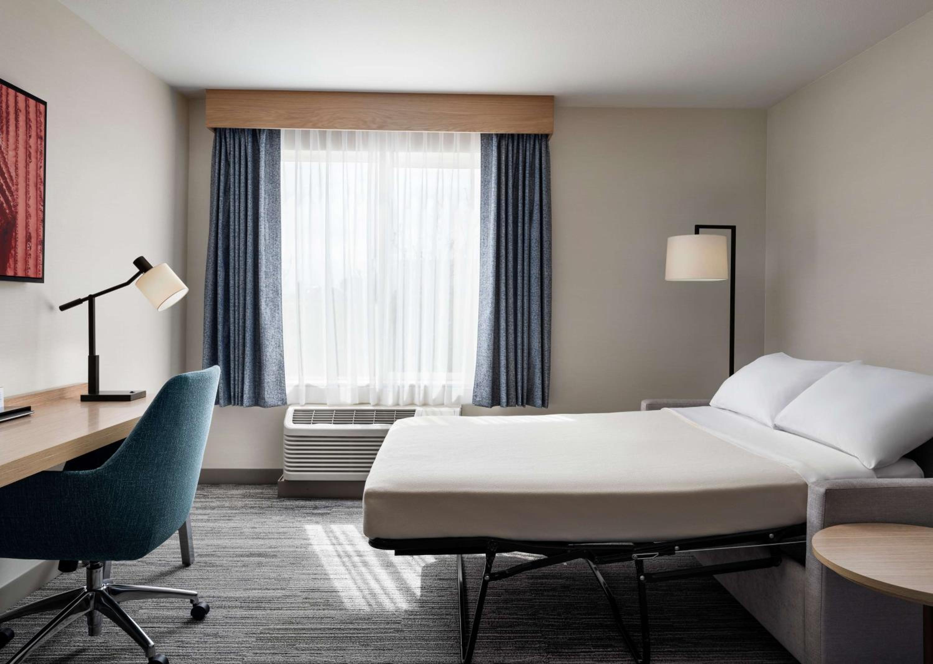 King Corner Room with Sofa bed - High Floor - Photo 2