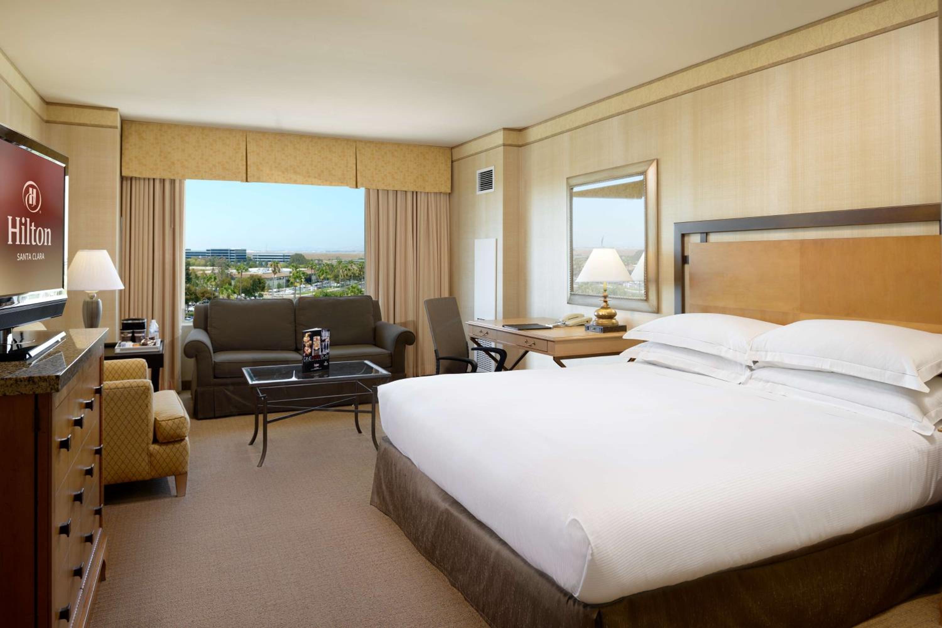 King Room With Sofa Bed - Non-Smoking