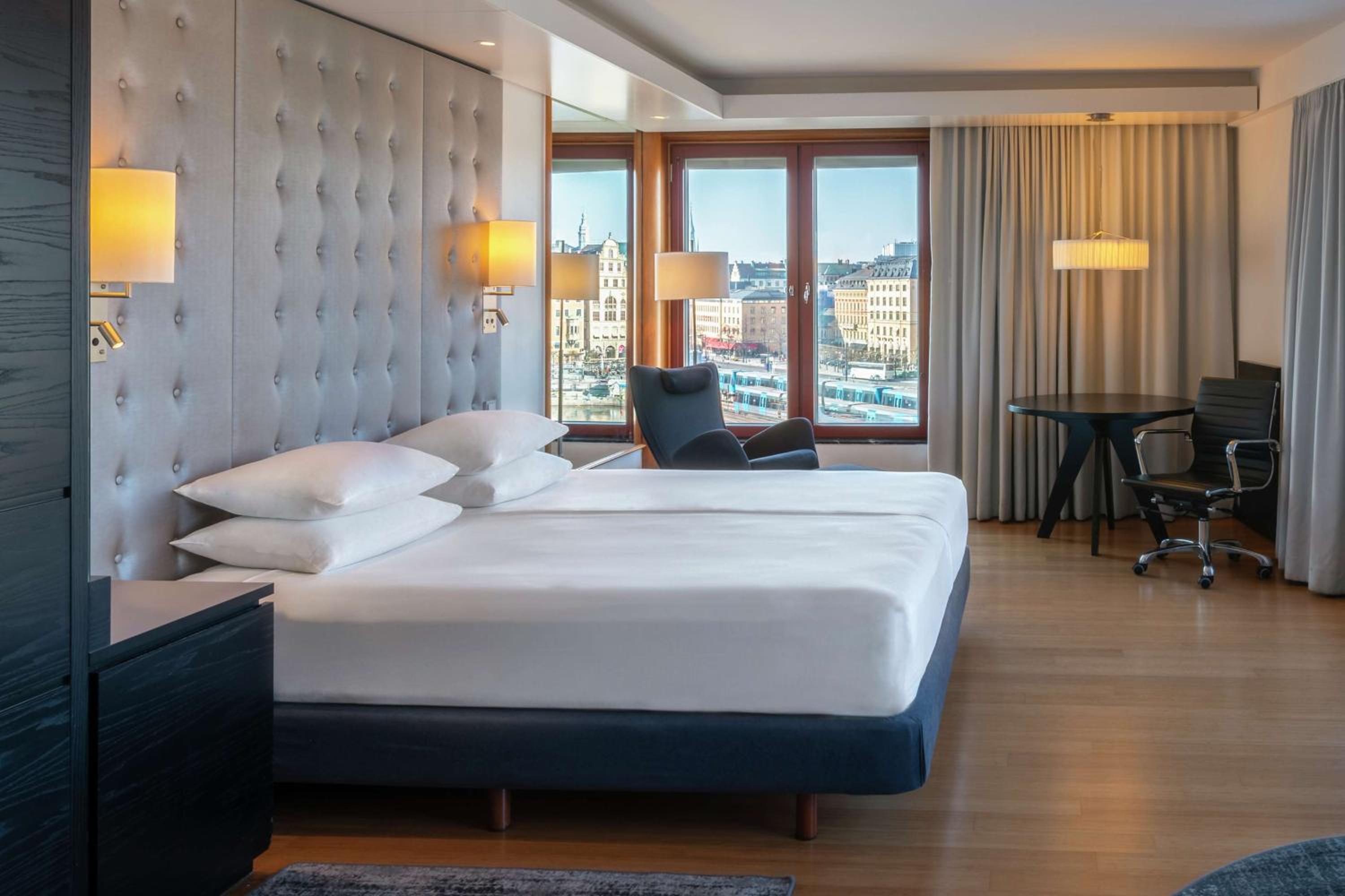 Executive Corner Room