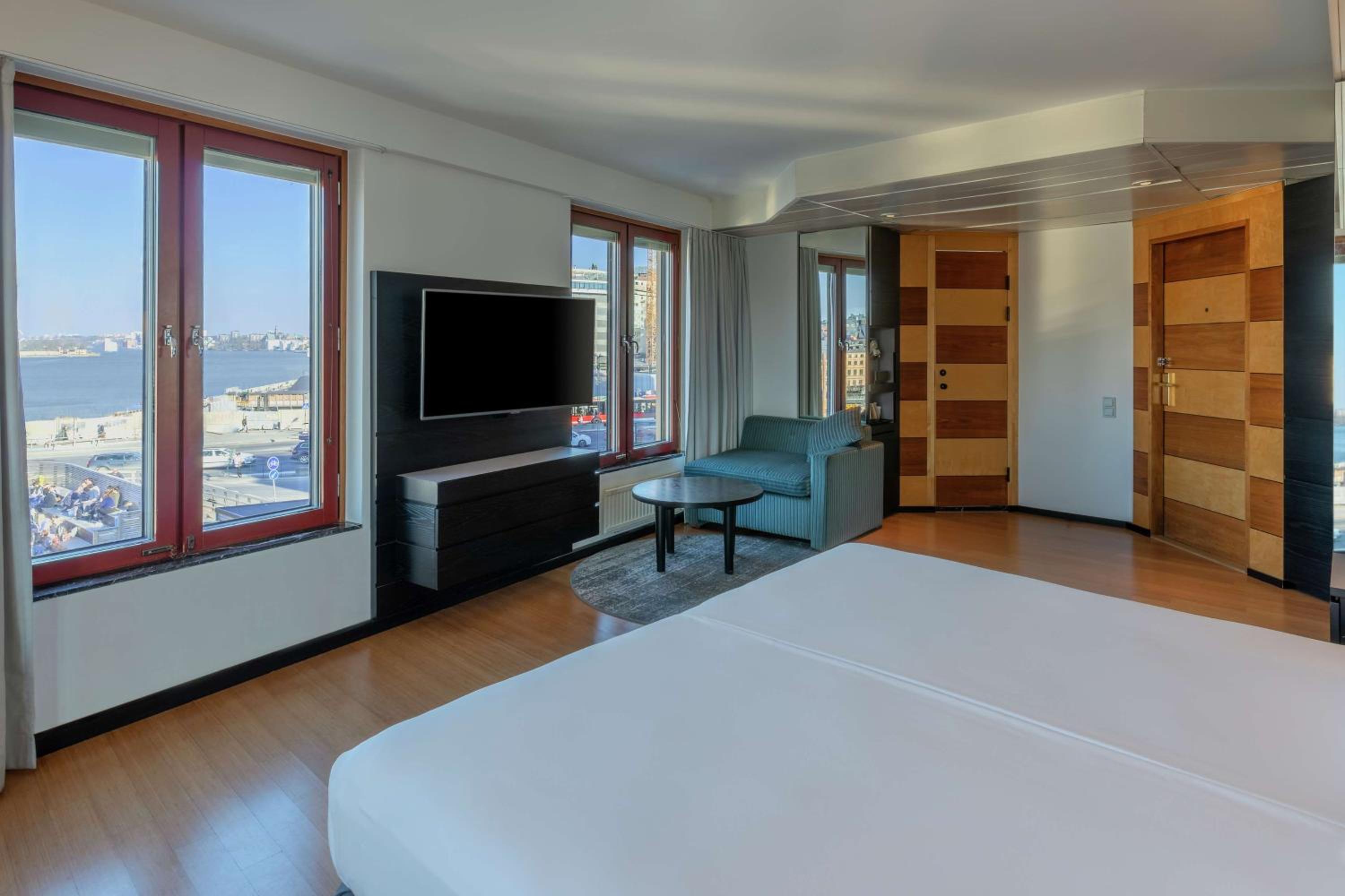 Executive Corner Room
