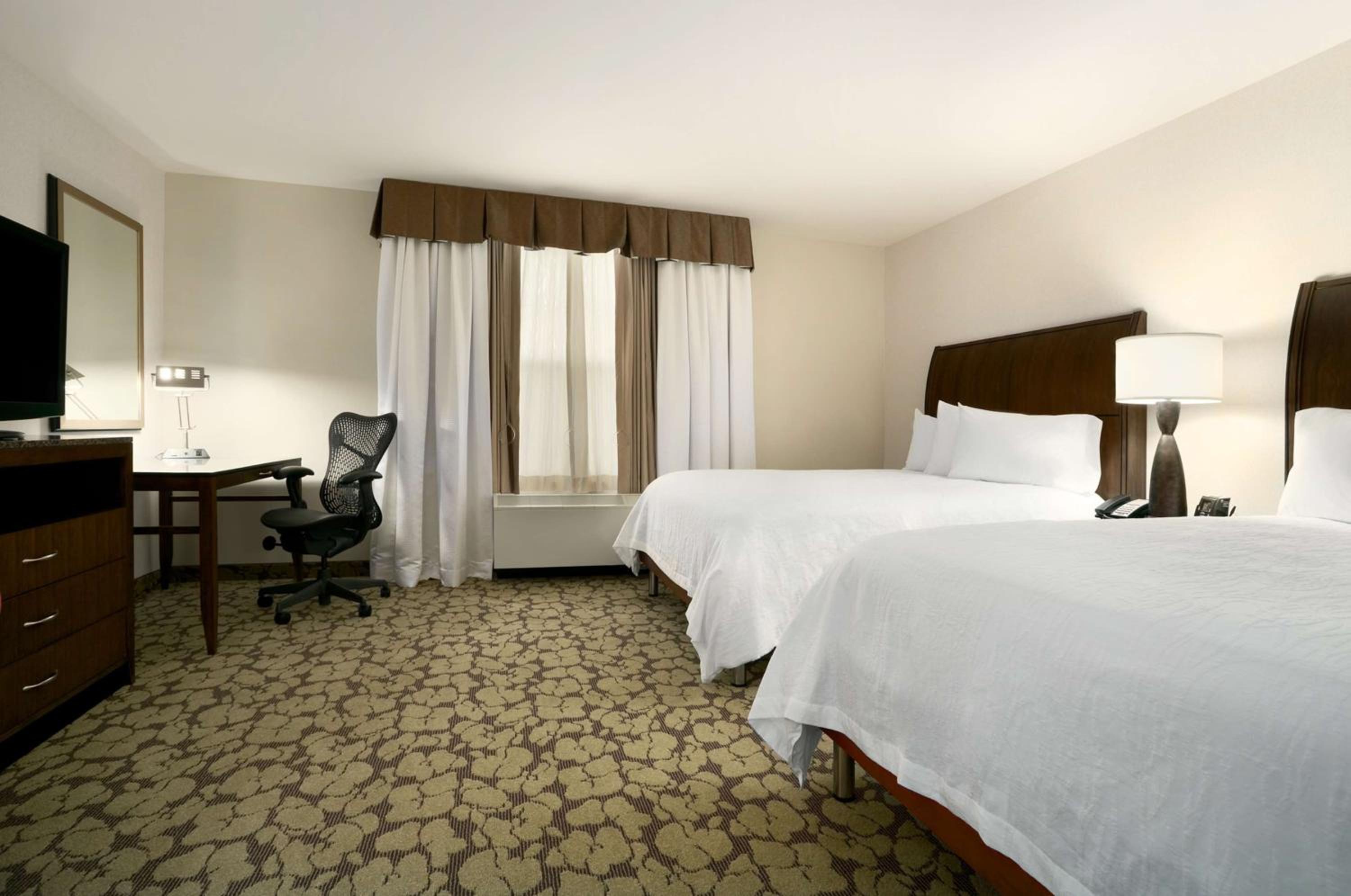 Queen Room with Two Queen Beds - Mobility and Hearing Access photo 1
