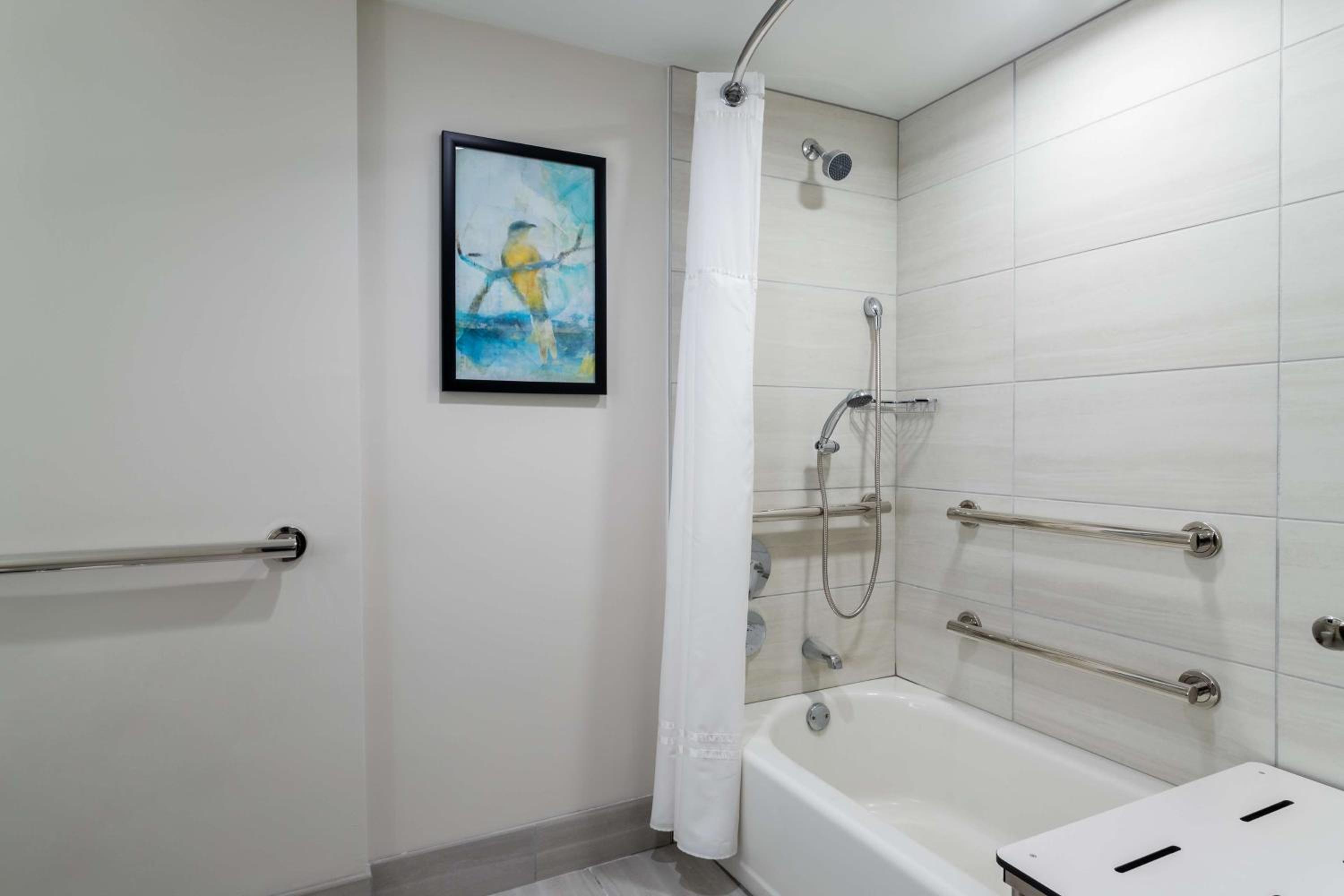 One-Bedroom King Suite - Hearing Access/Non-Smoking - Photo 7