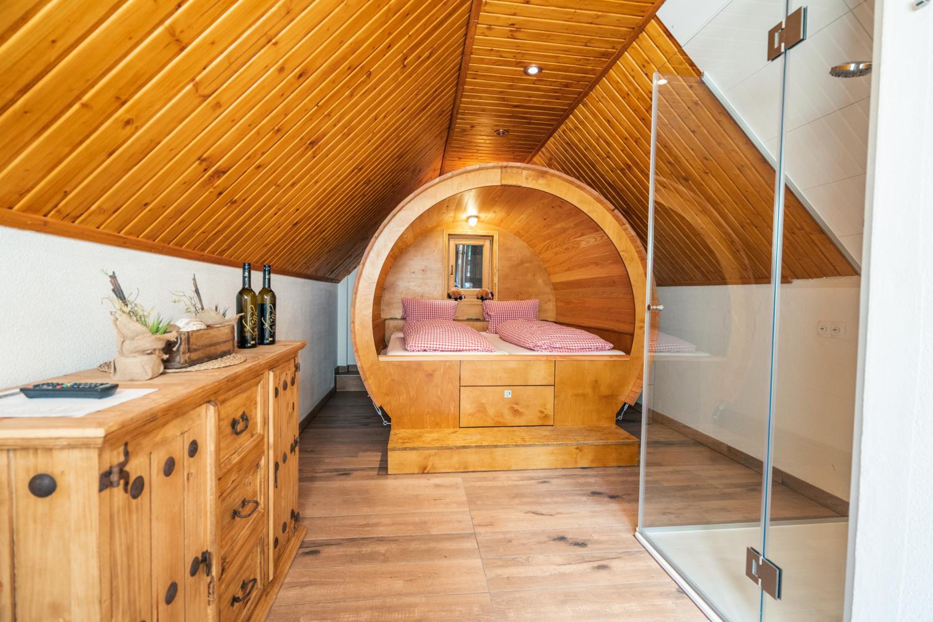 Wine Barrel Suite photo 2