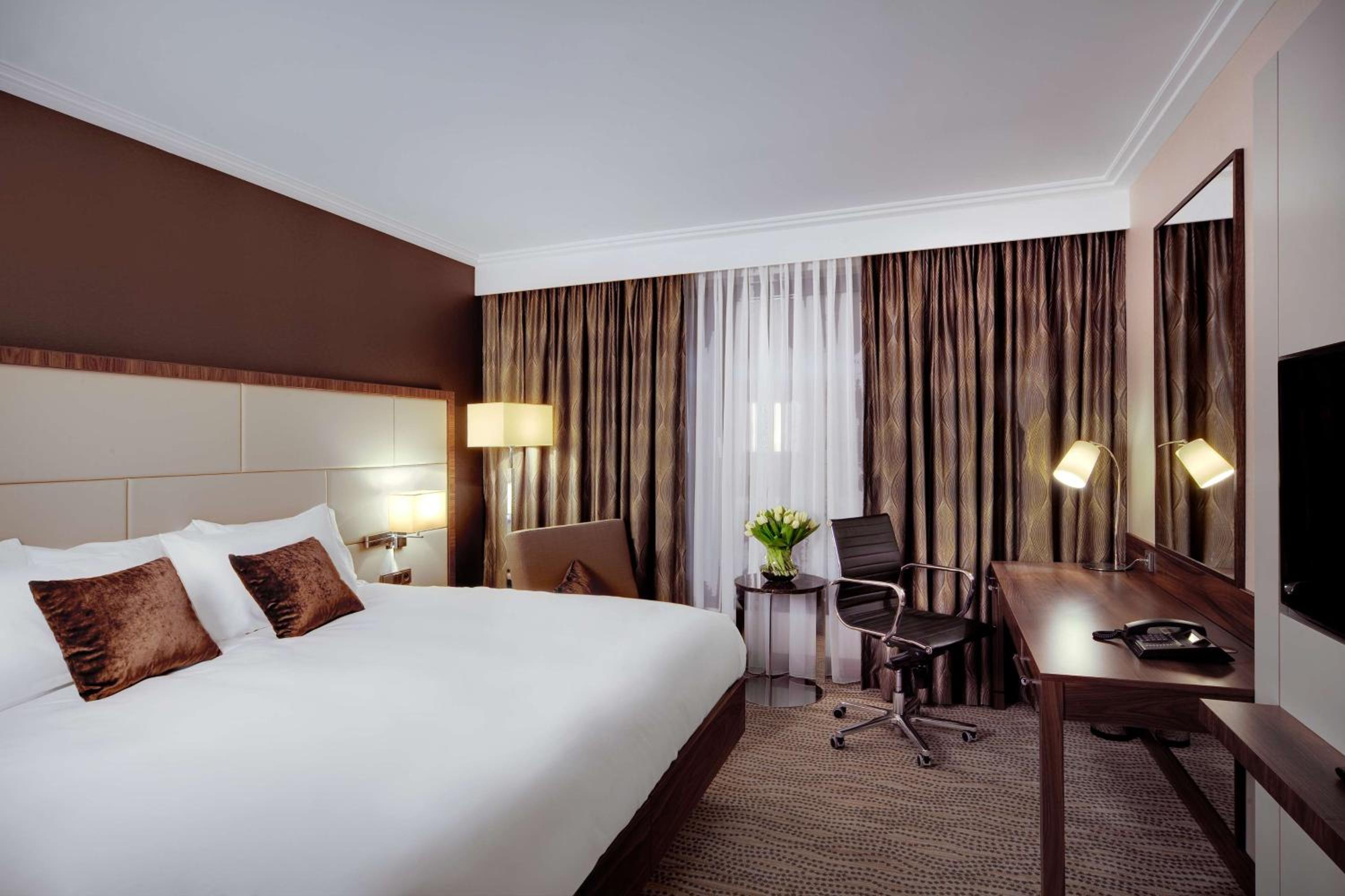 King Guest Room photo 2