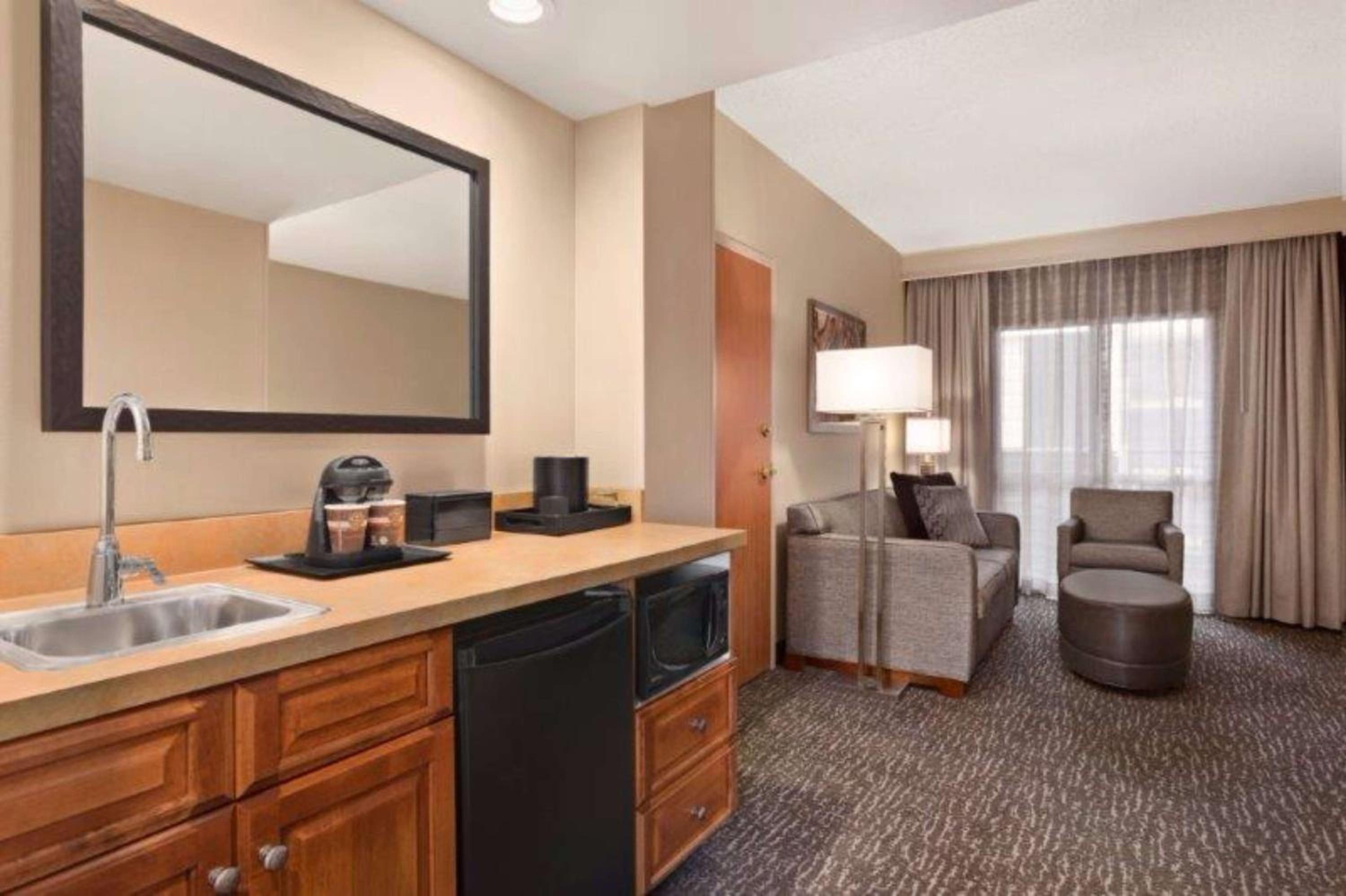 King Suite - Photo 3