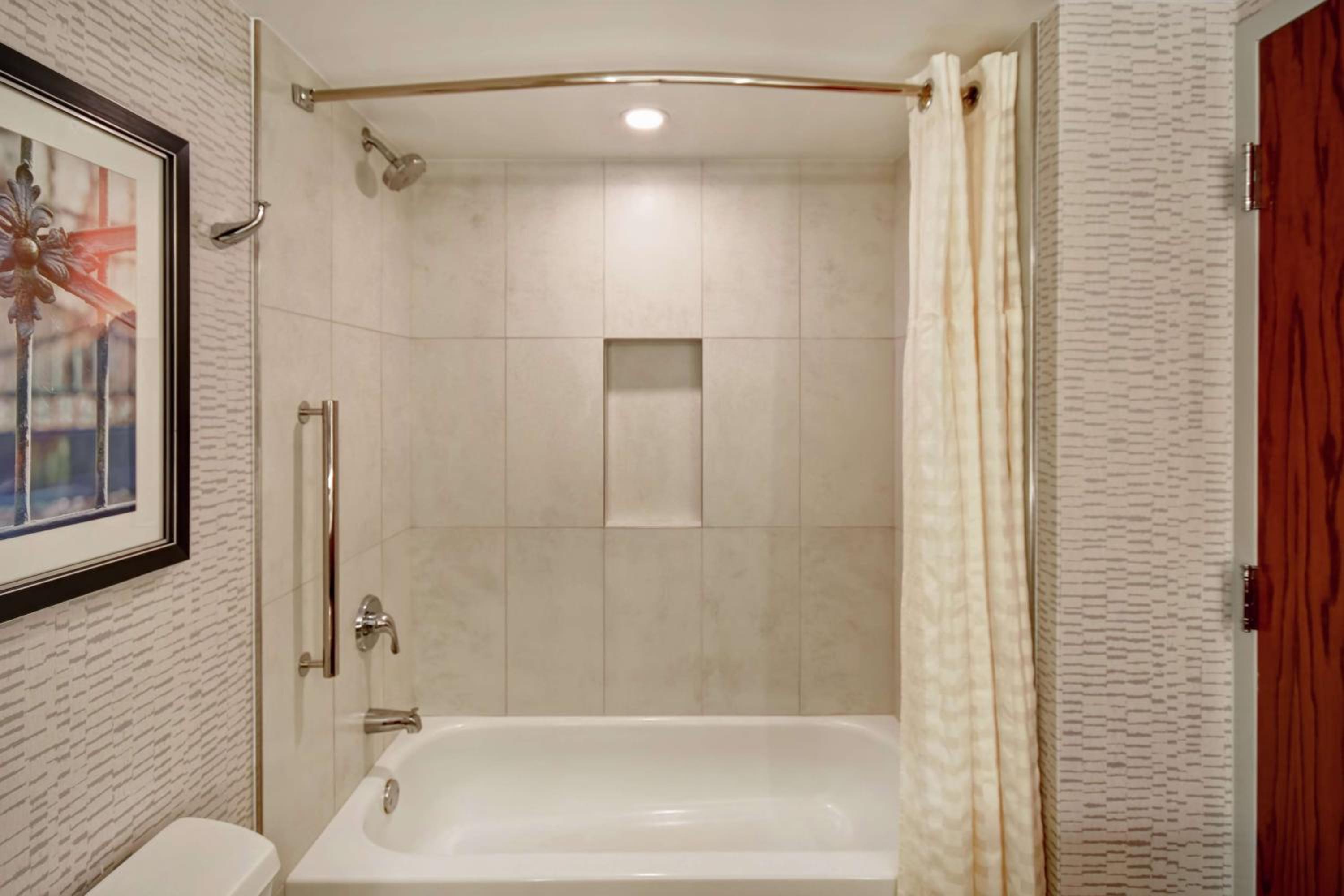 Two-Room King Suite - Non-Smoking - Photo 5