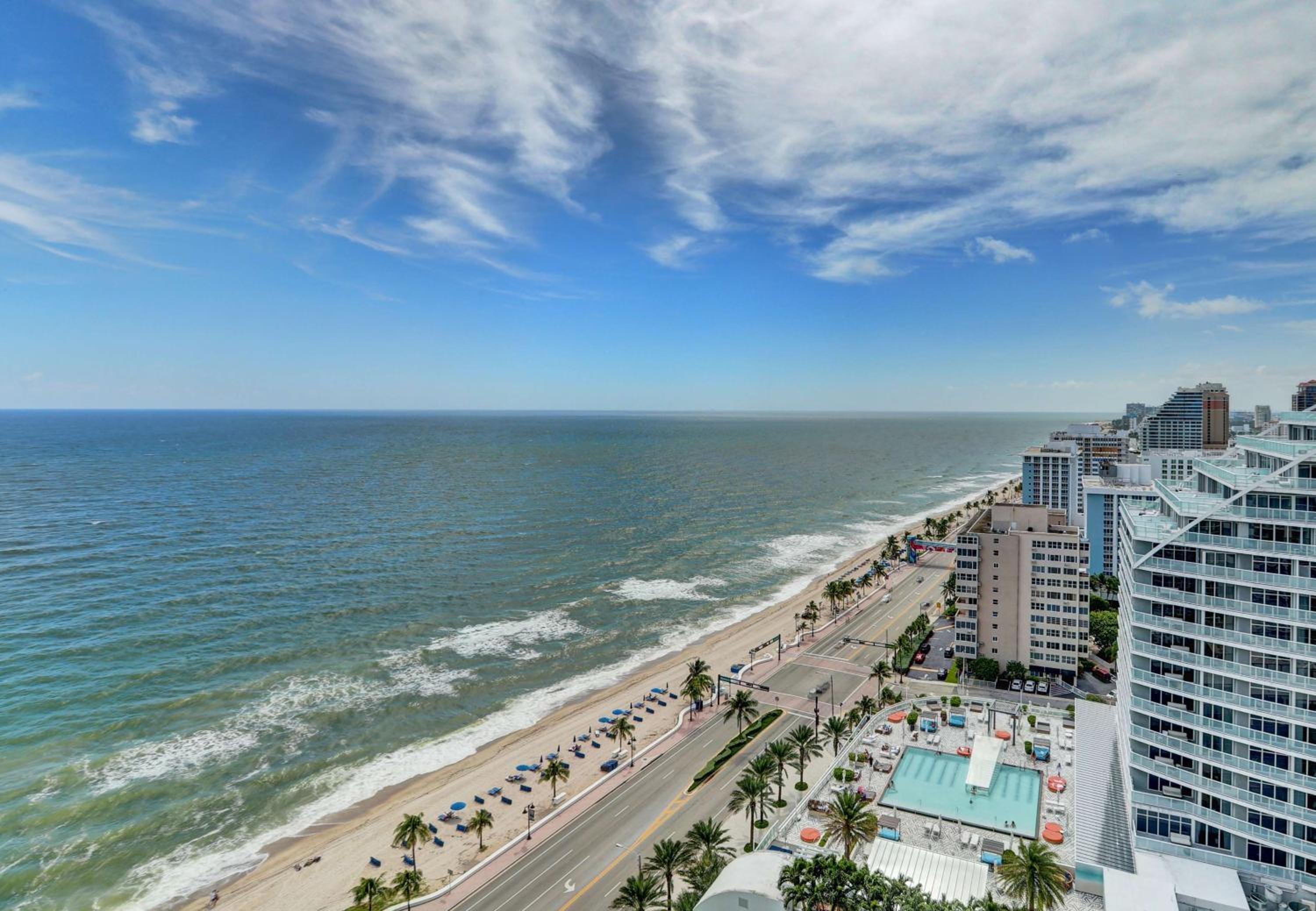 One-Bedroom King Suite with Oceanfront View - Photo 2