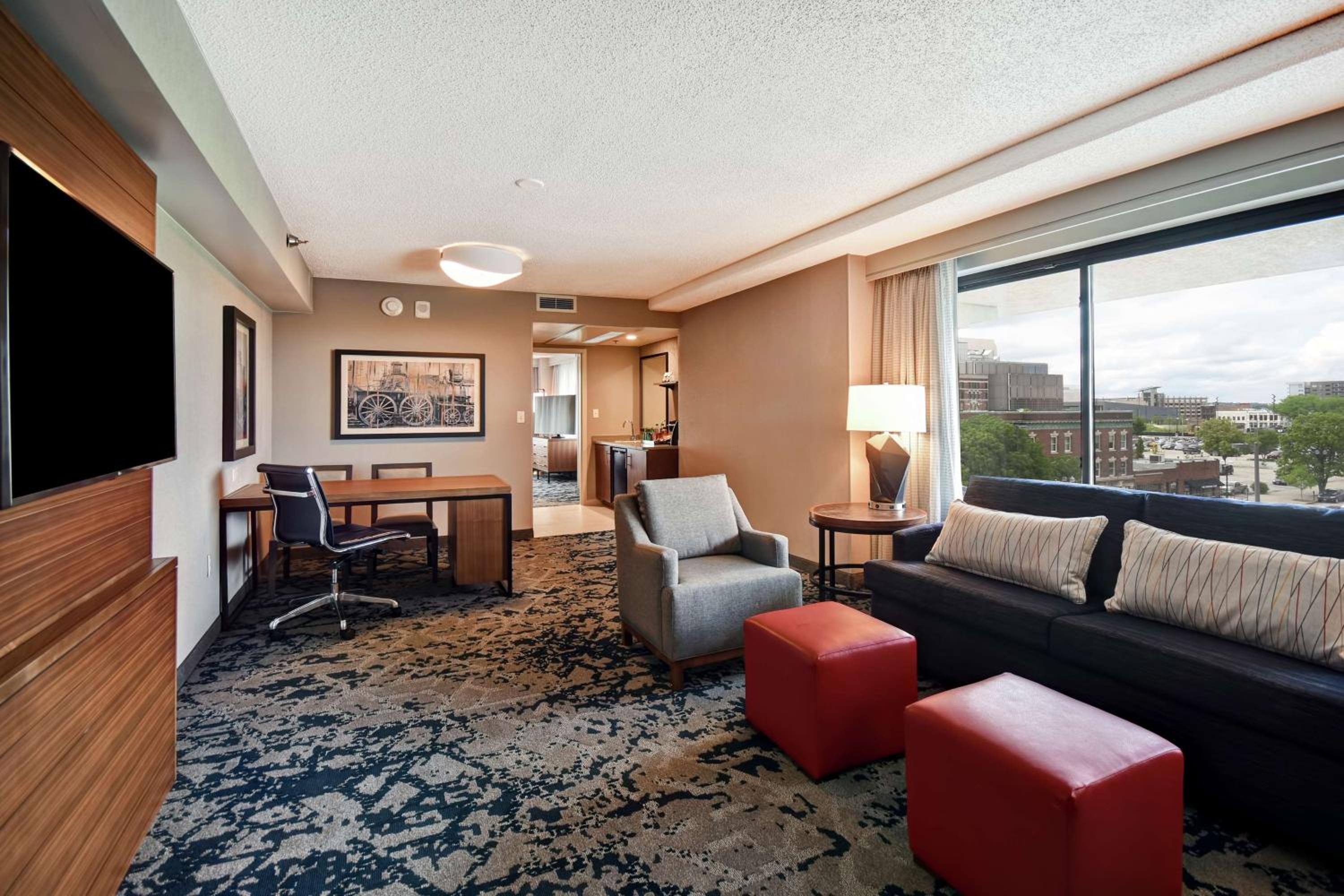 Corner Suite with Two Queen Beds - Photo 2