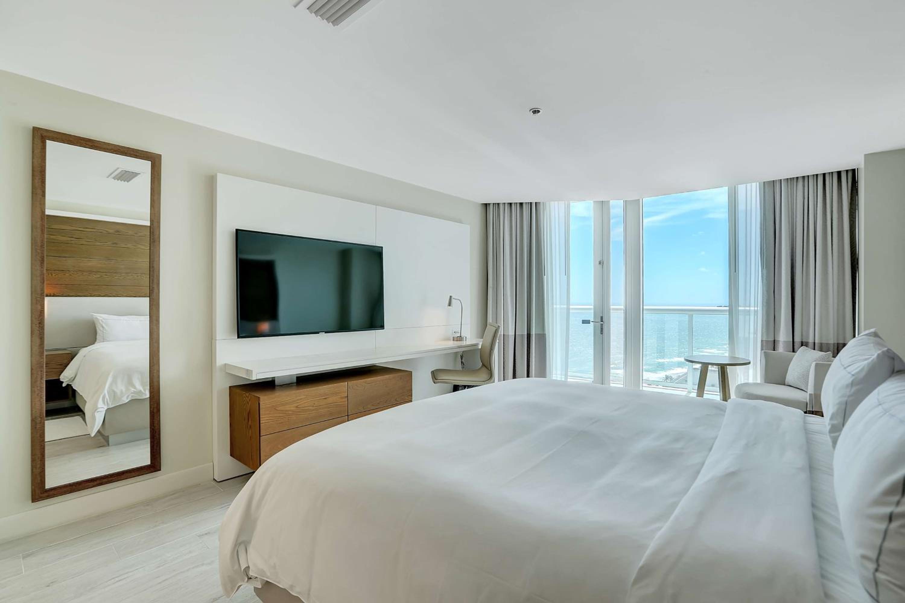 Two-Bedroom Penthouse Suite - Oceanfront