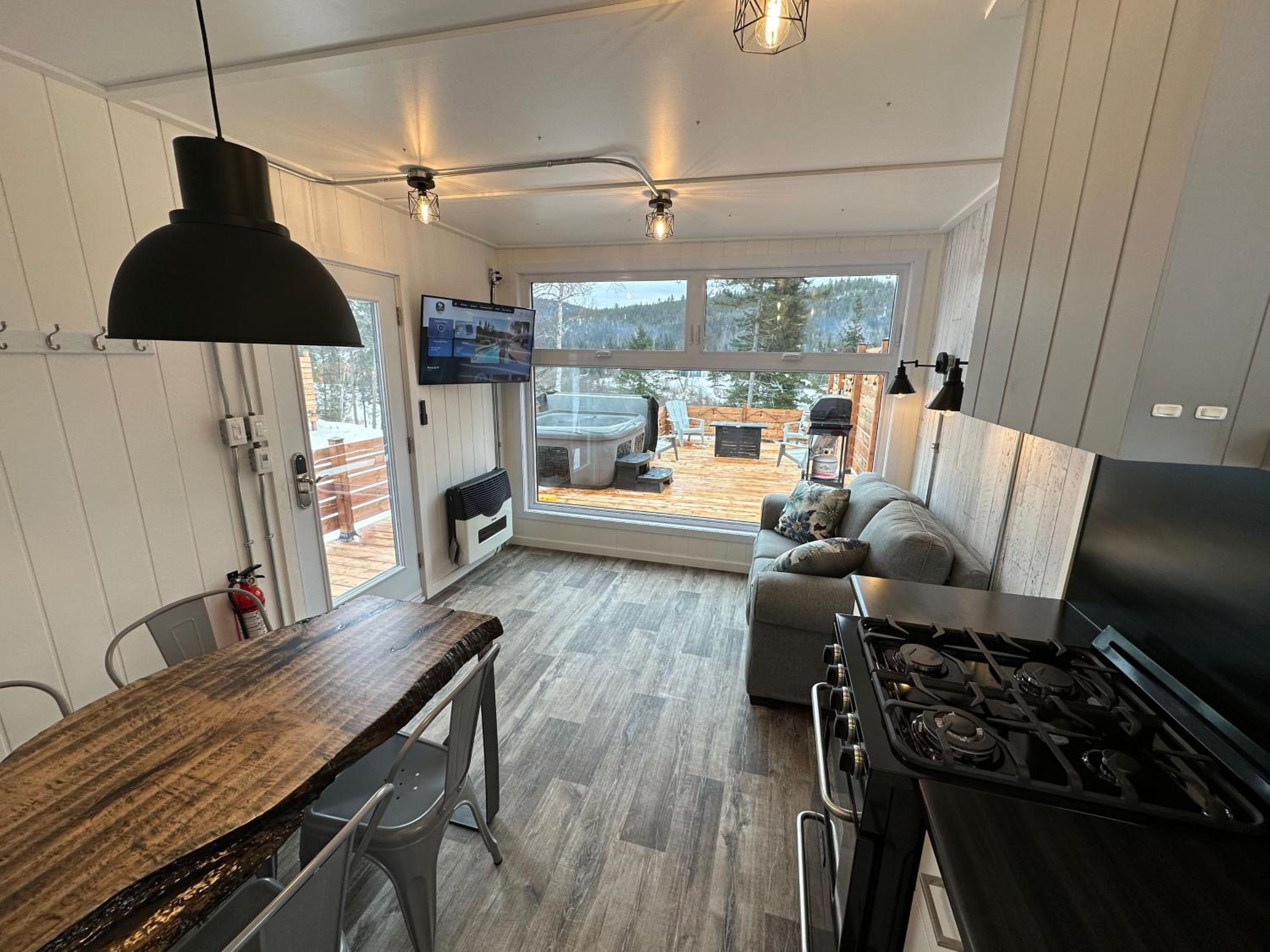 Mobile Home photo 1