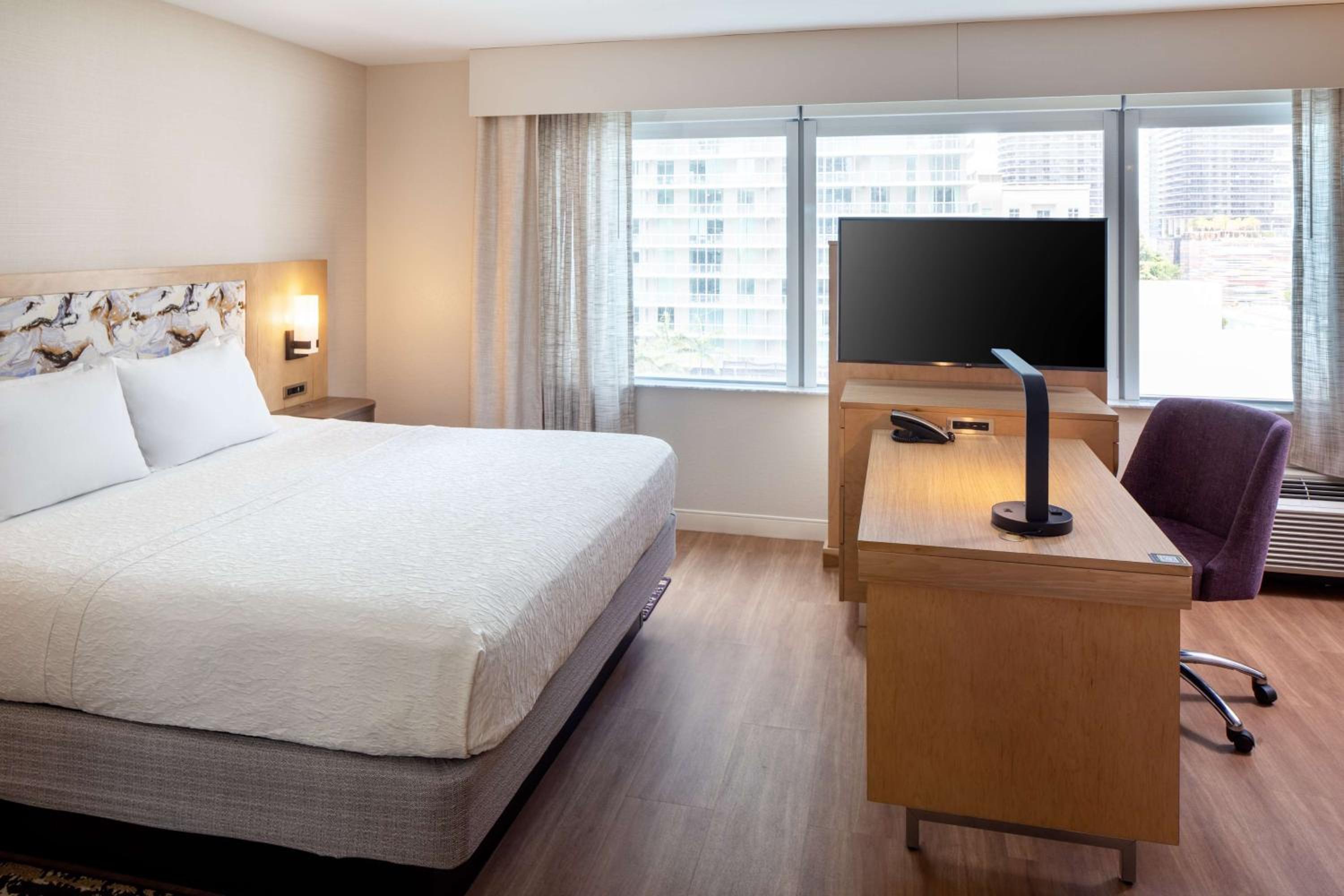 King Studio Suite with Spa Bath - Elite Floor