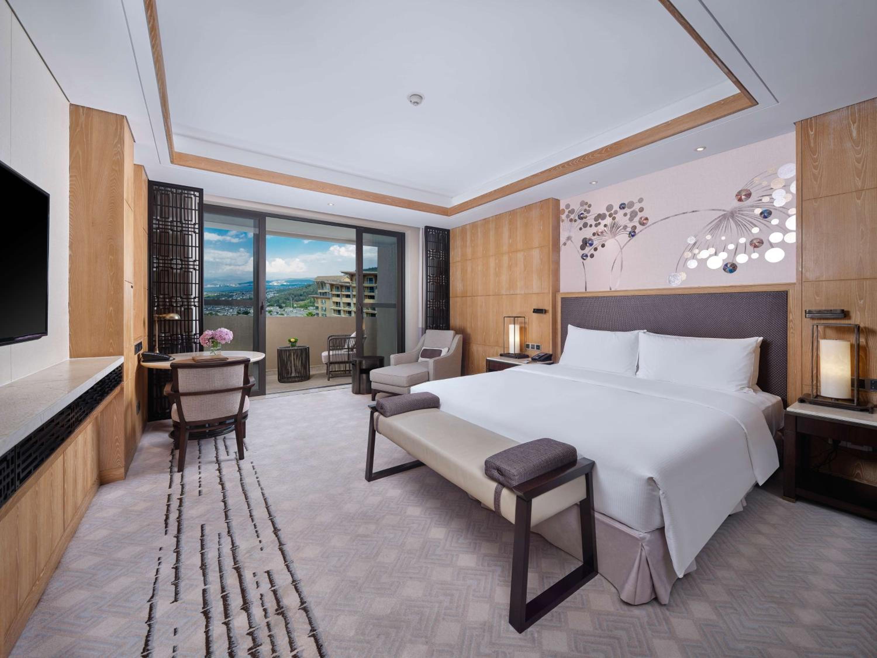 Premier King Room with Lake View