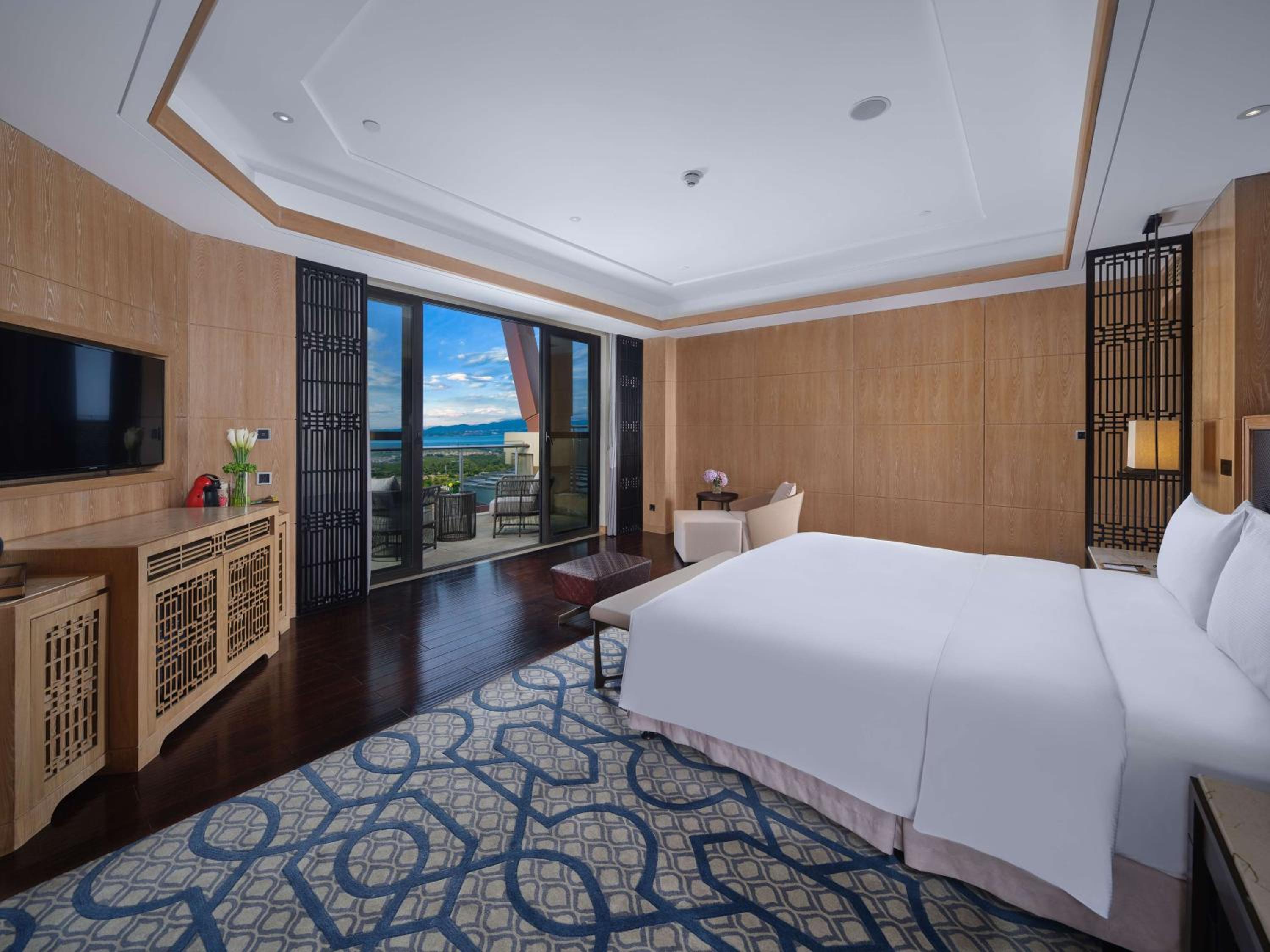 Premier King Suite