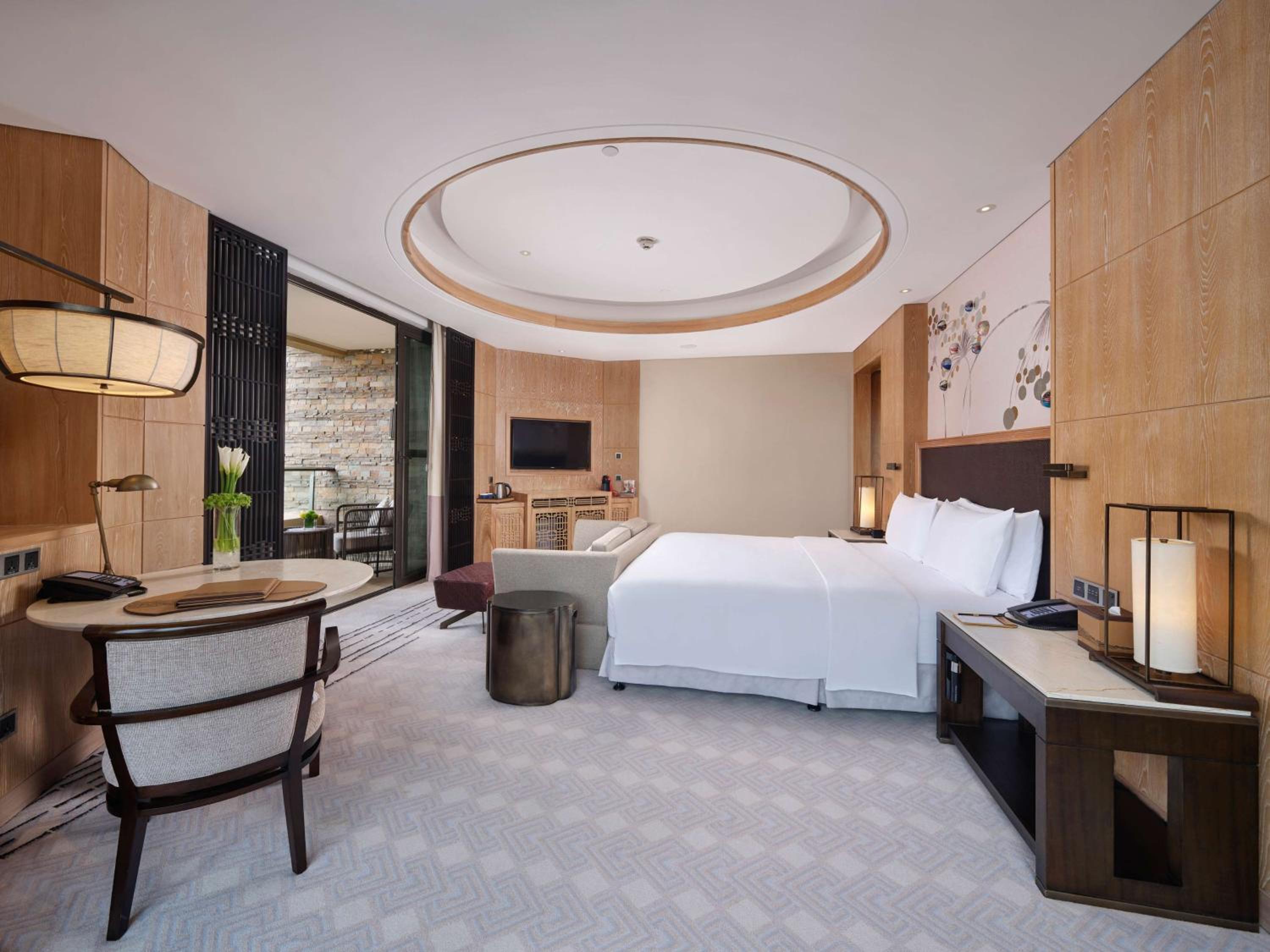 Junior Suite with Lake View