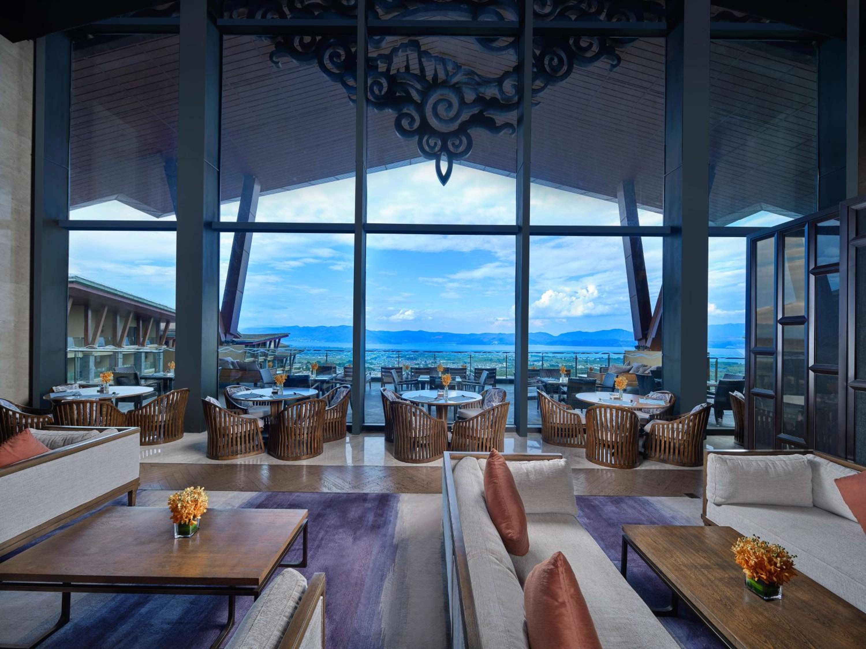 Executive Twin Room with Lake View