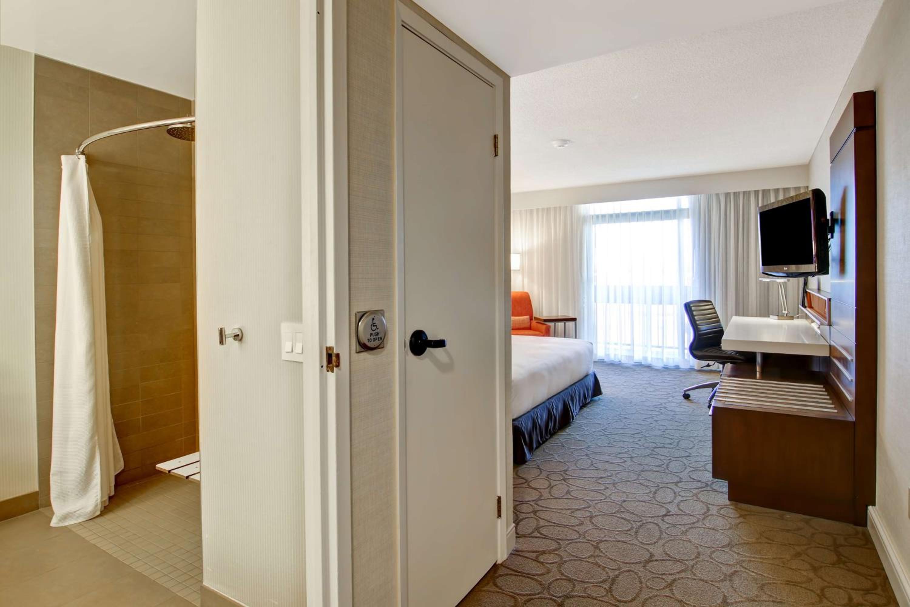 King Room - Disability Access - Photo 5