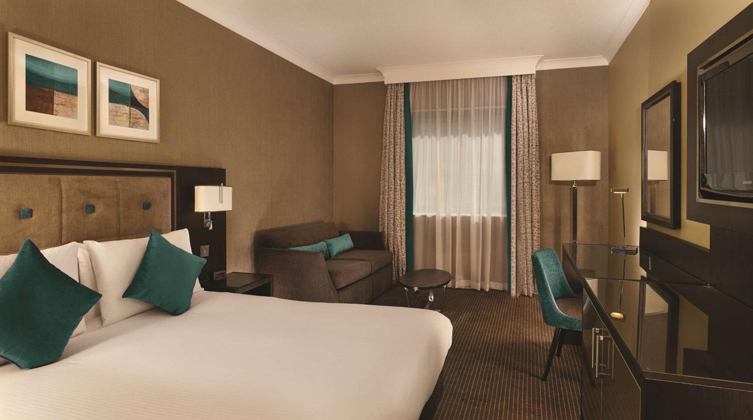 Deluxe Queen Room - Photo 6