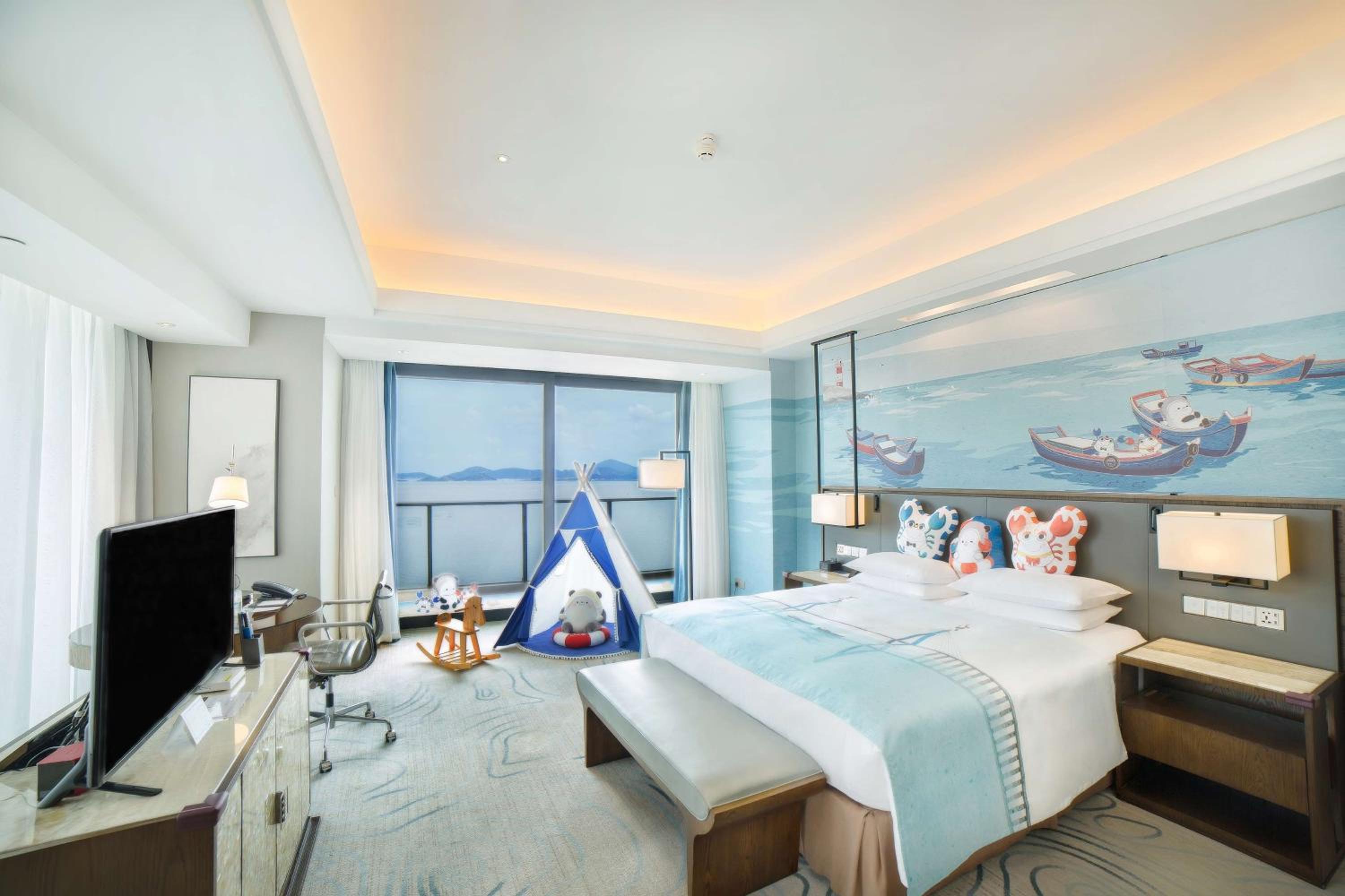 Family Room with Crab There and Sea View