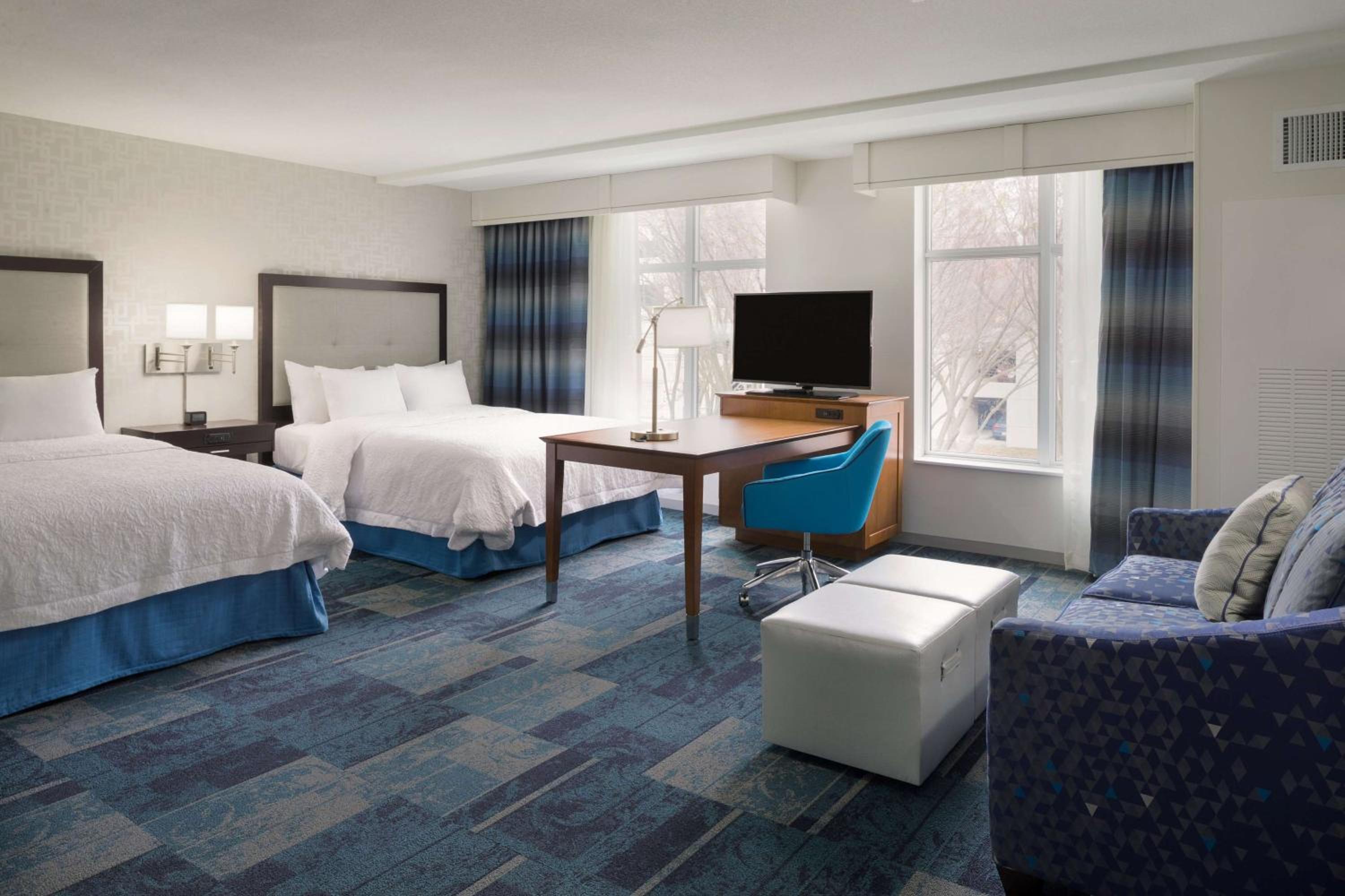 Queen Studio Suite with Two Queen Beds - Non-Smoking