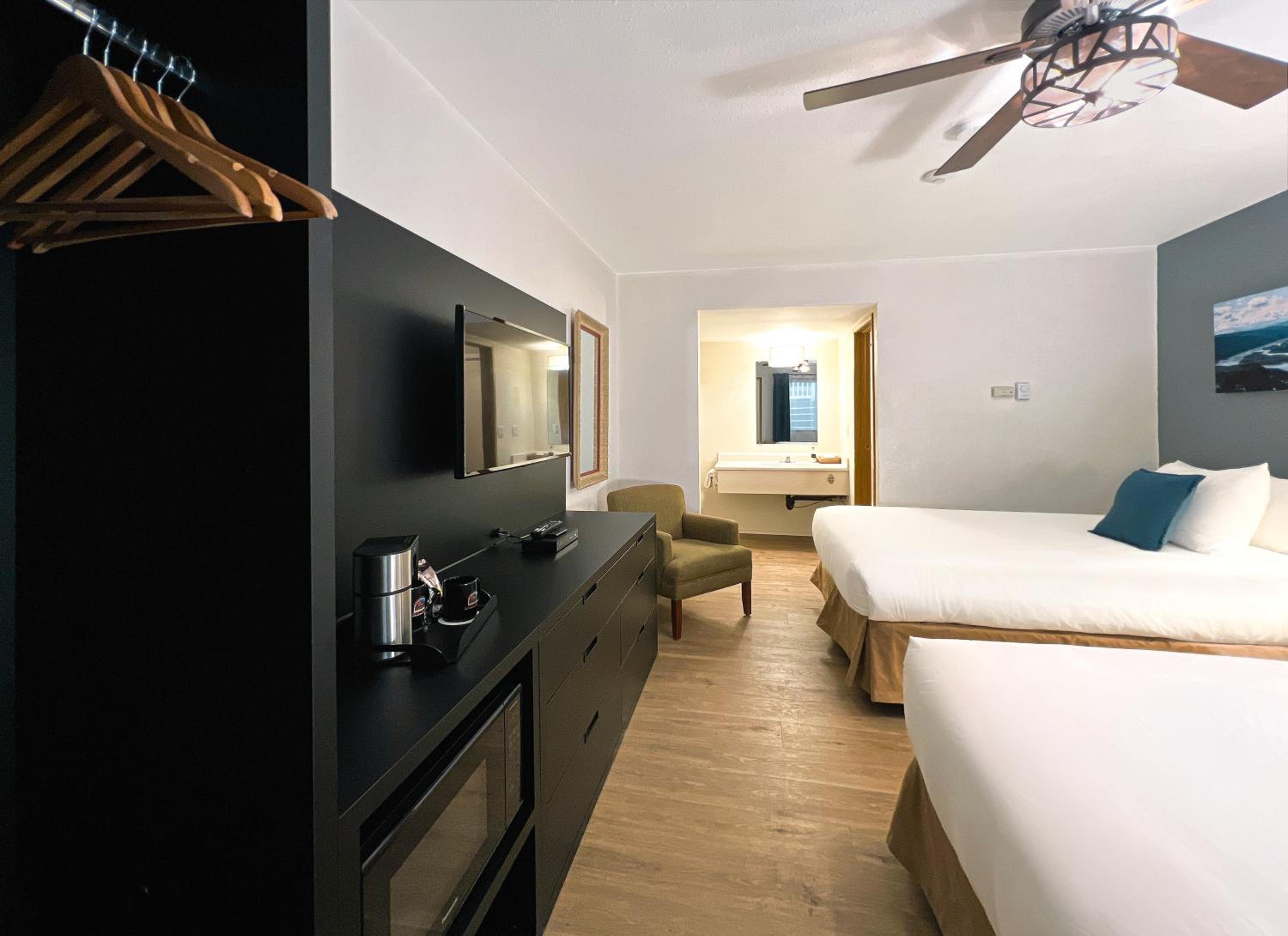 Double Room with Two Double Beds photo 1