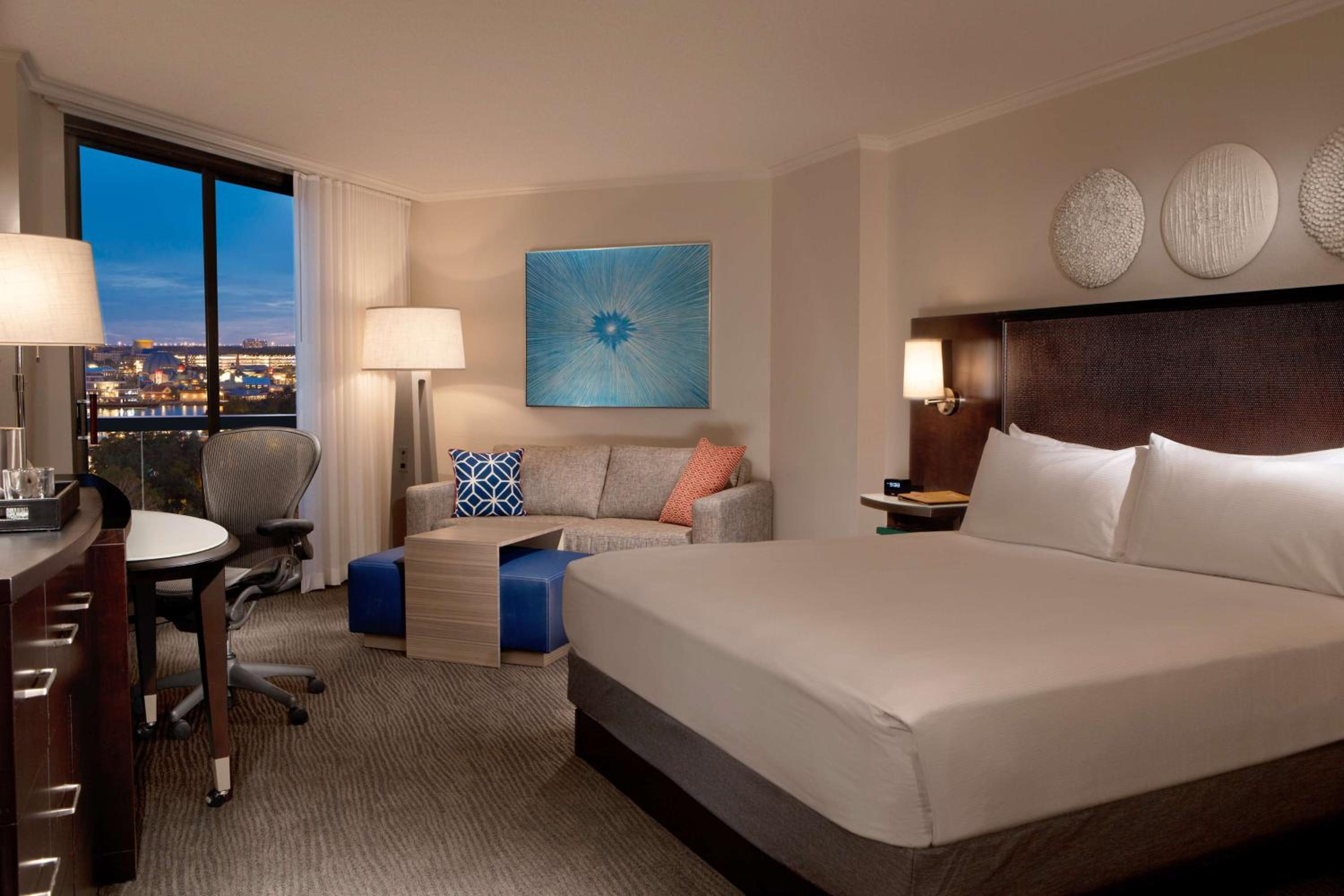 One-Bedroom King Suite with Pool View