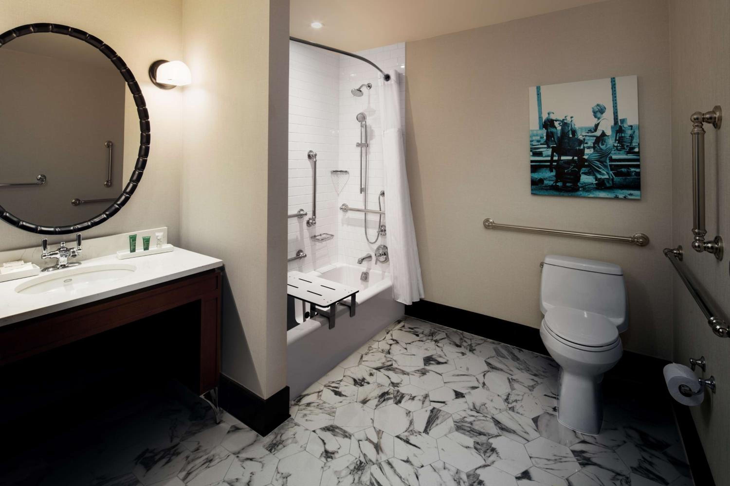 Queen Room with Two Queen Beds - Mobility Access photo 3