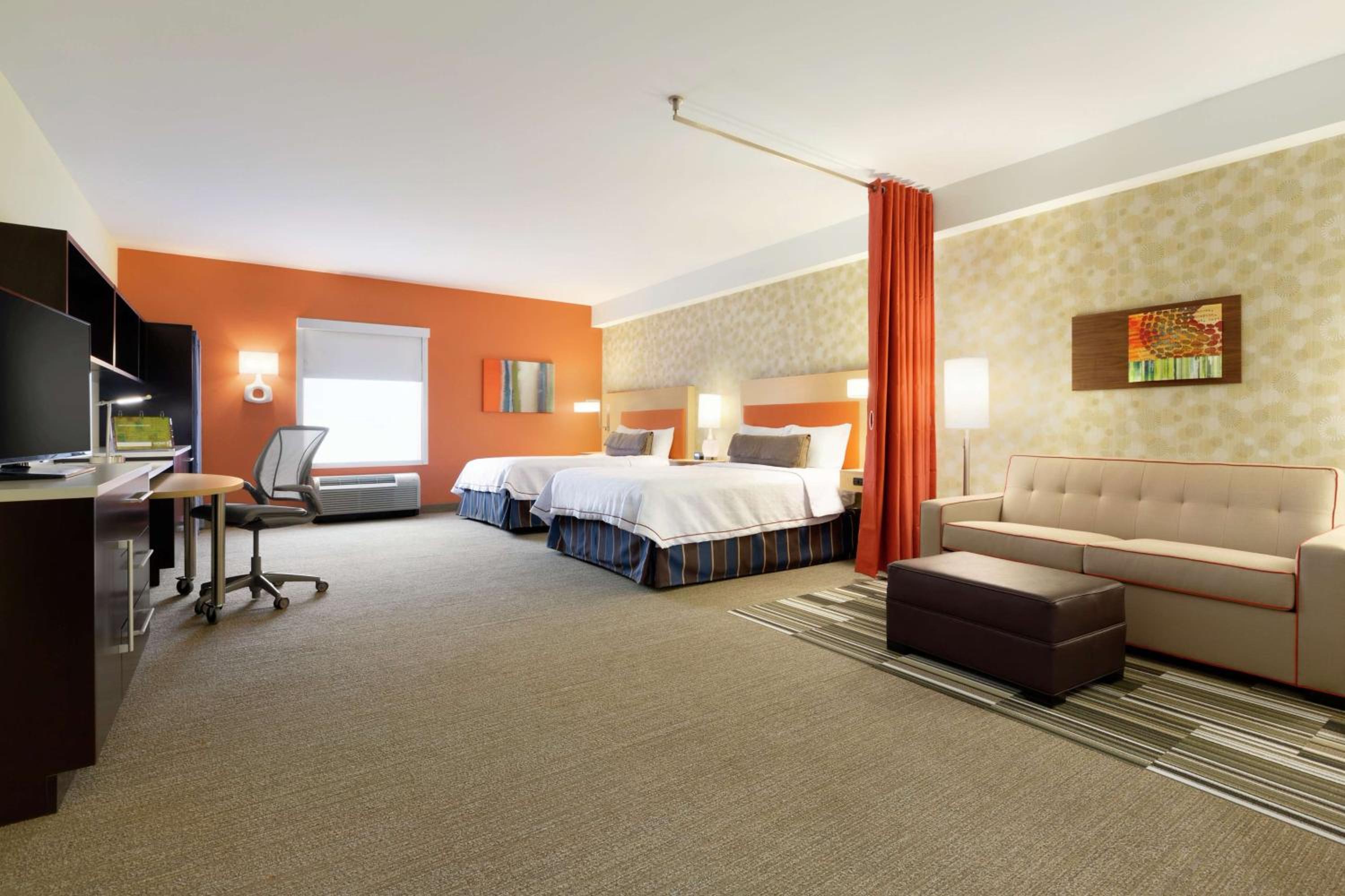Queen Studio with Two Queen Beds - Non-Smoking