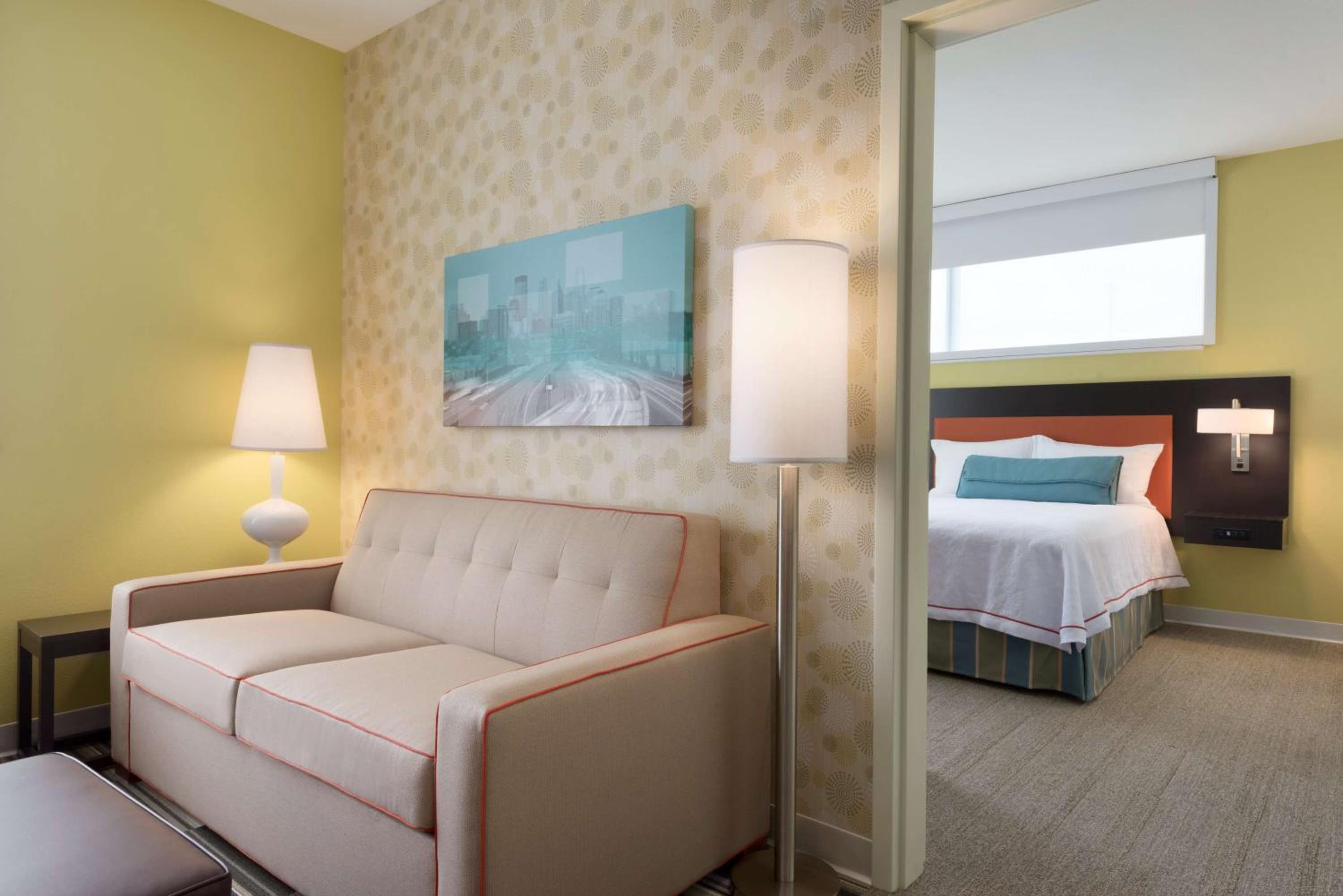 Queen Suite - Mobility Access/Non-Smoking photo 1
