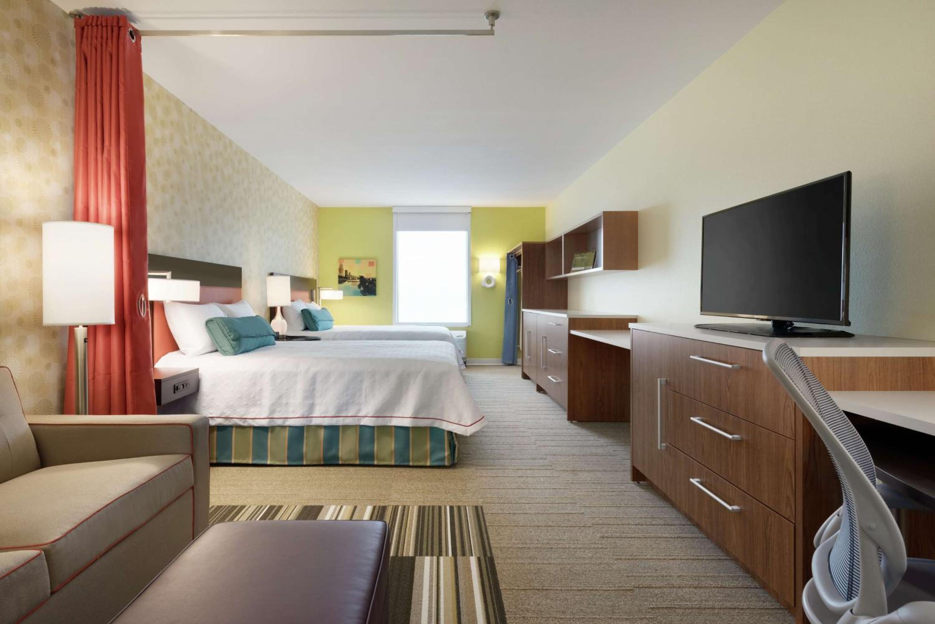Queen Studio with Two Queen Beds - Non-Smoking photo 1