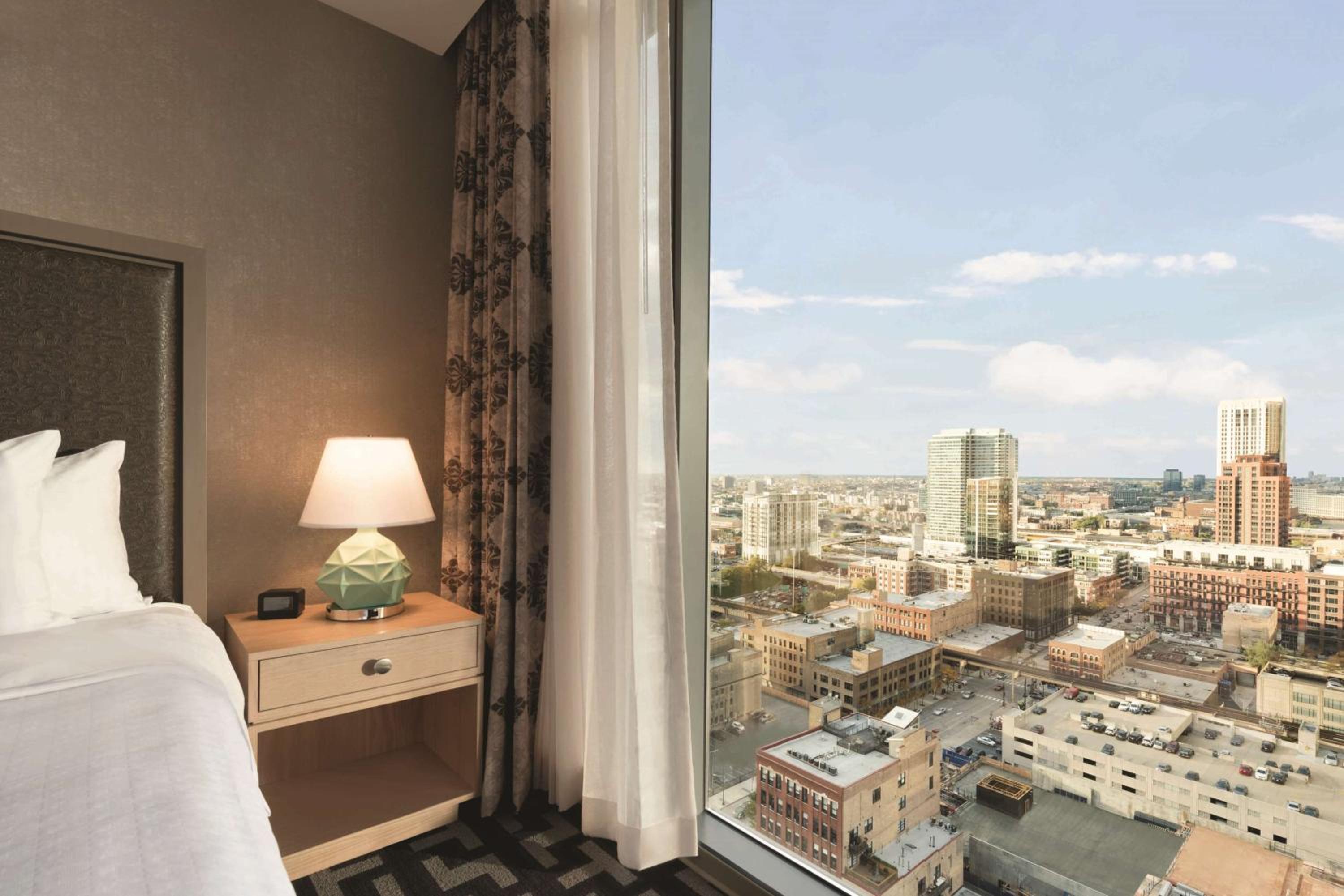 King Studio Suite with City View