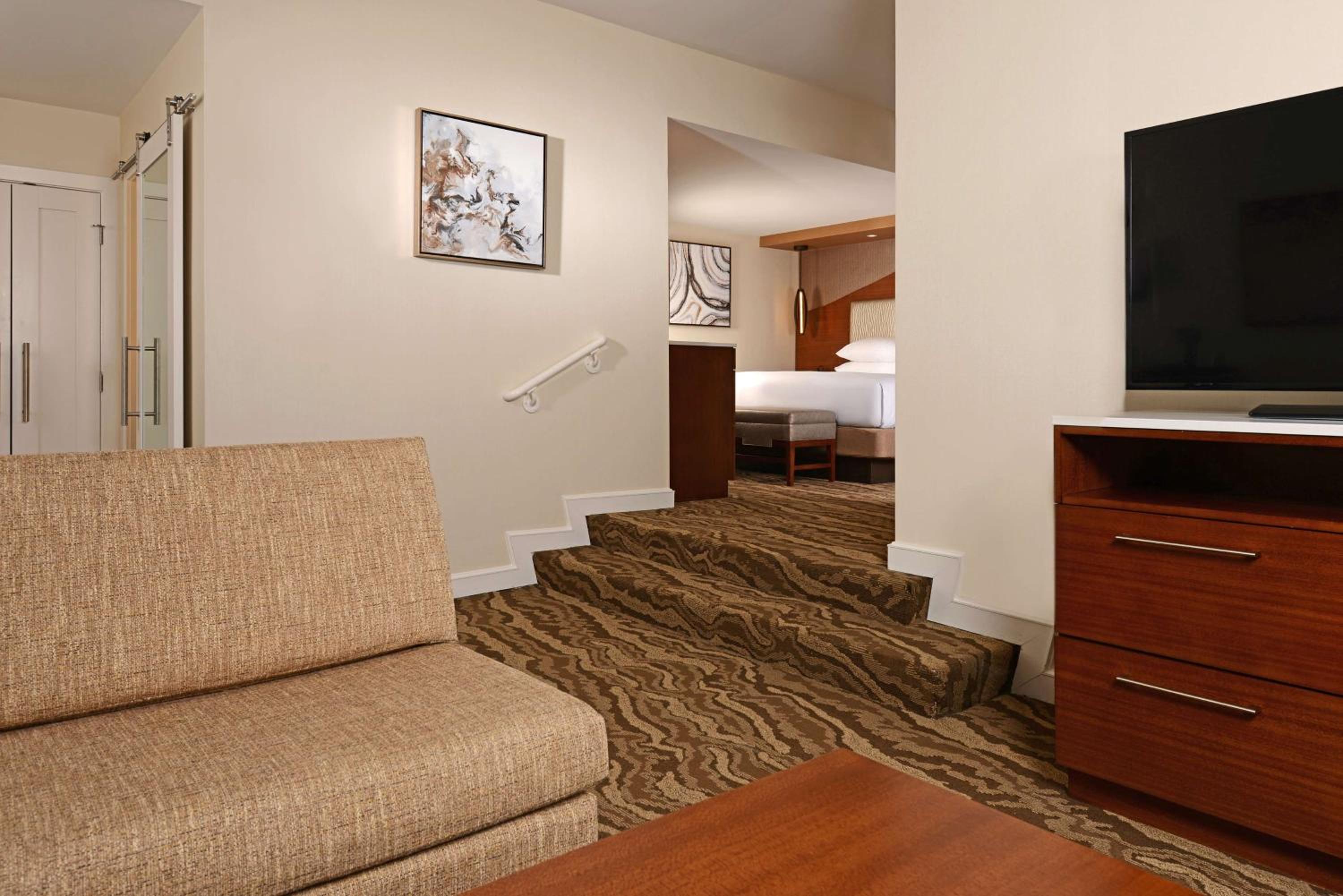 King Studio Suite with Balcony