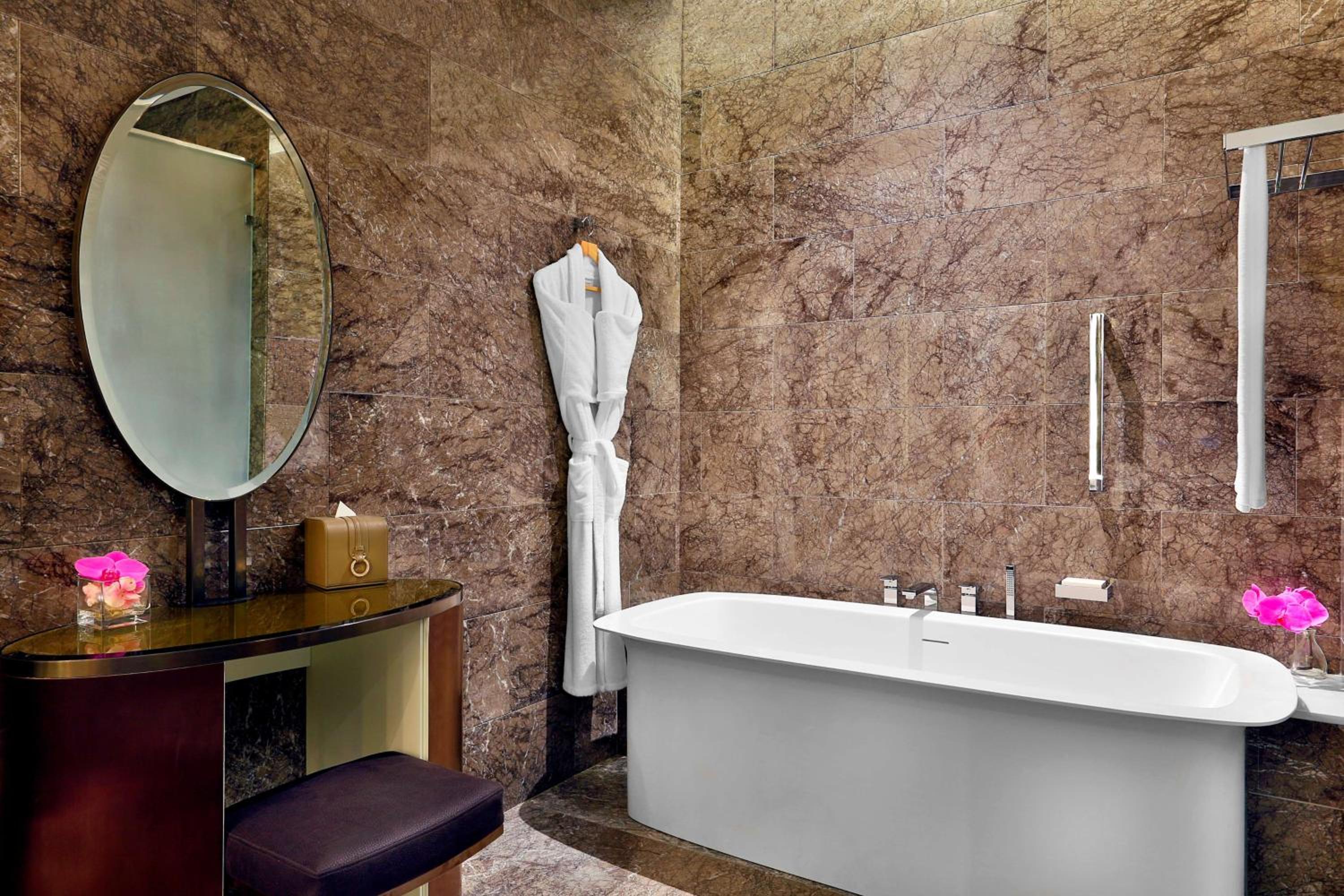 Executive King Suite photo 3