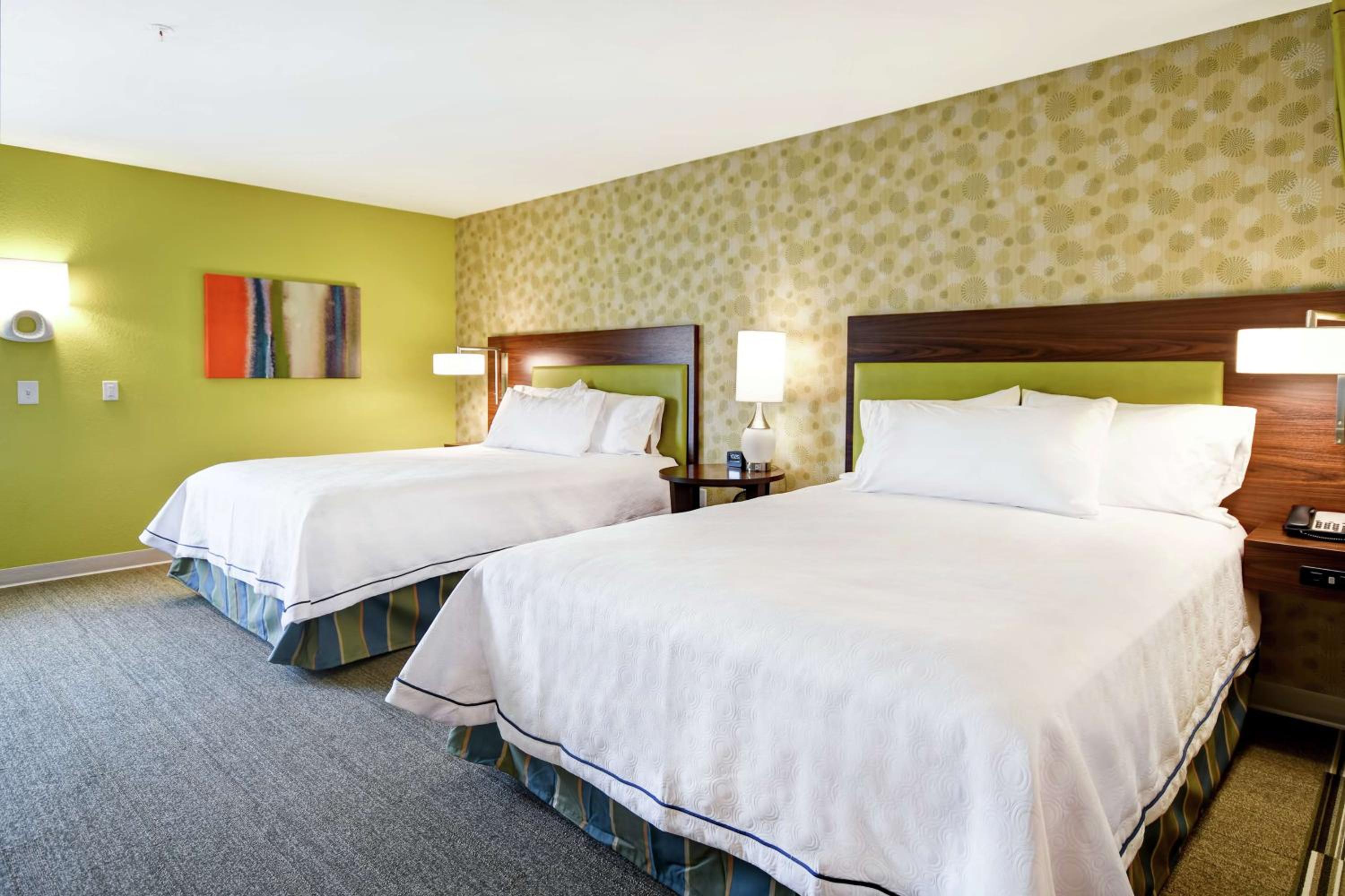 Queen Studio with Two Queen Beds - Mobility and Hearing Access/Non-Smoking photo 1
