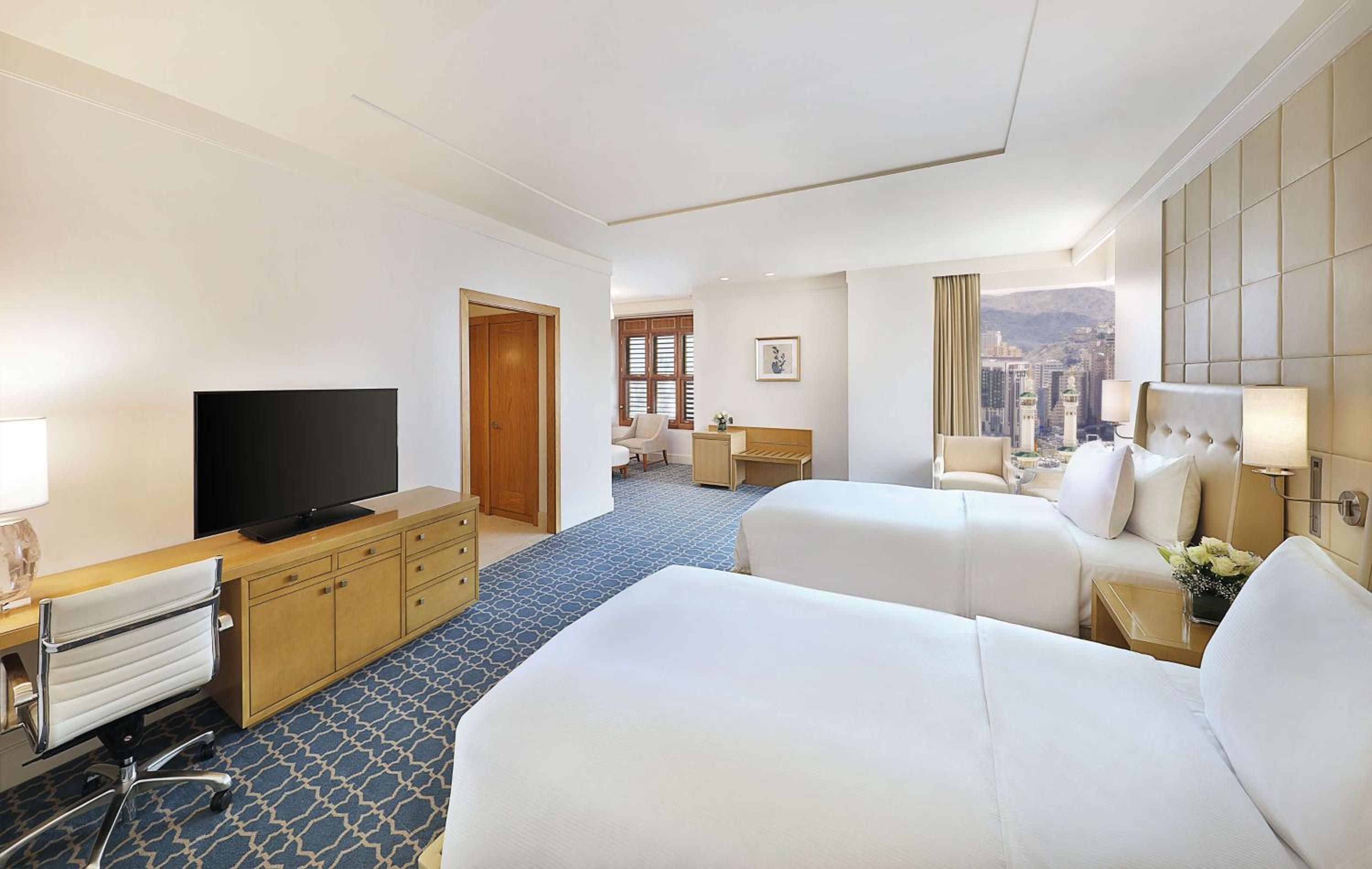 Deluxe Room with Four Single Beds with Haram View