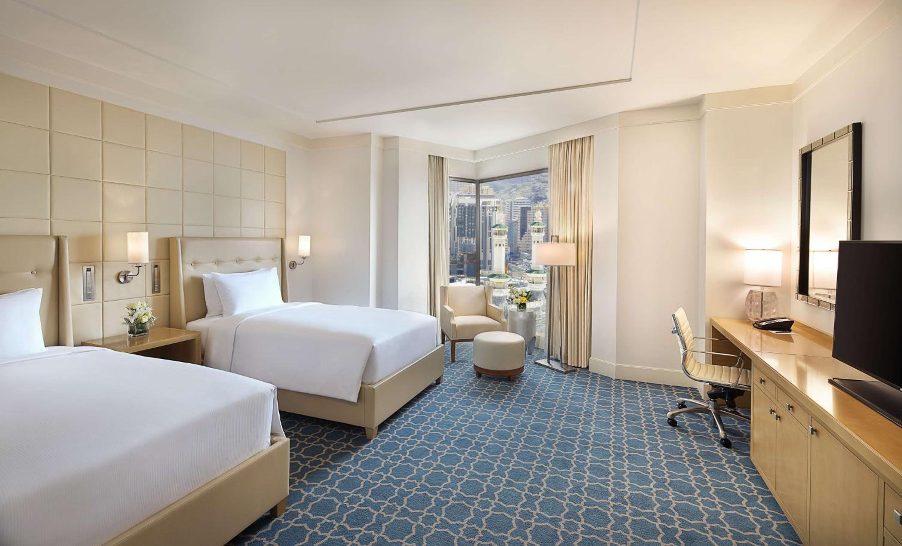 Deluxe Twin Room with Partial Haram View