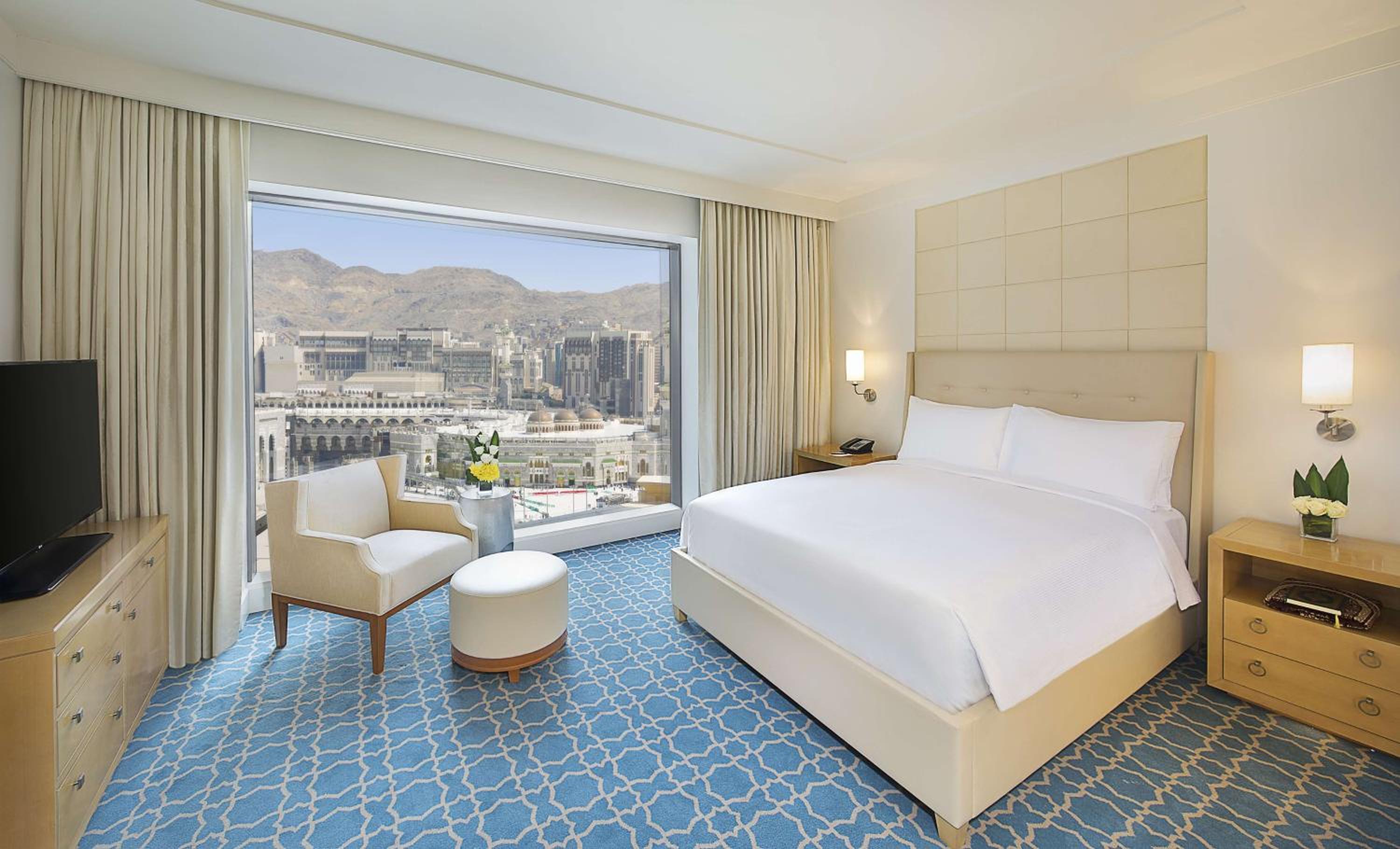 TWIN EXECUTIVE SUITE WITH HARAM VIEW