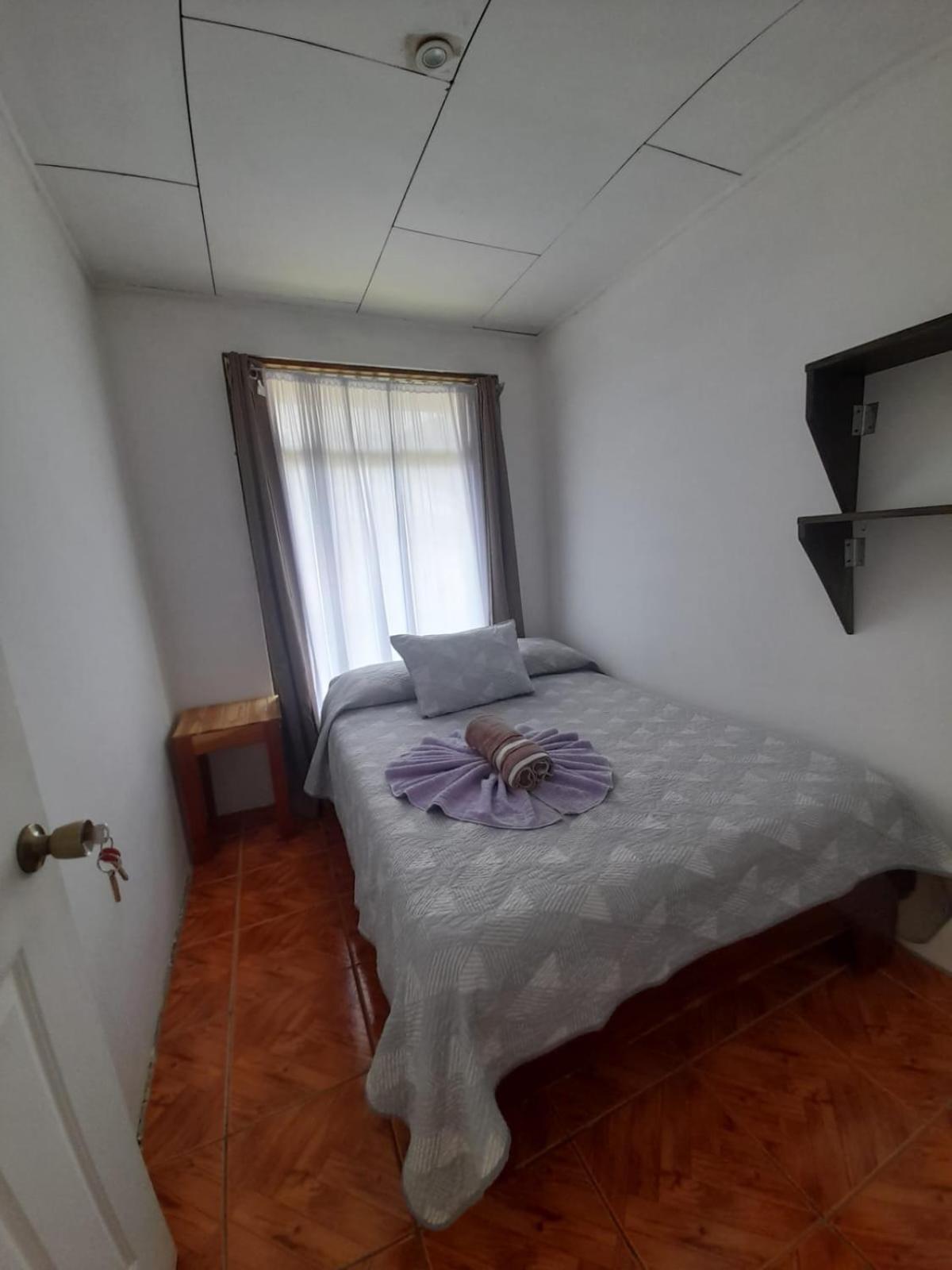 Double Room with Shared Bathroom photo 2