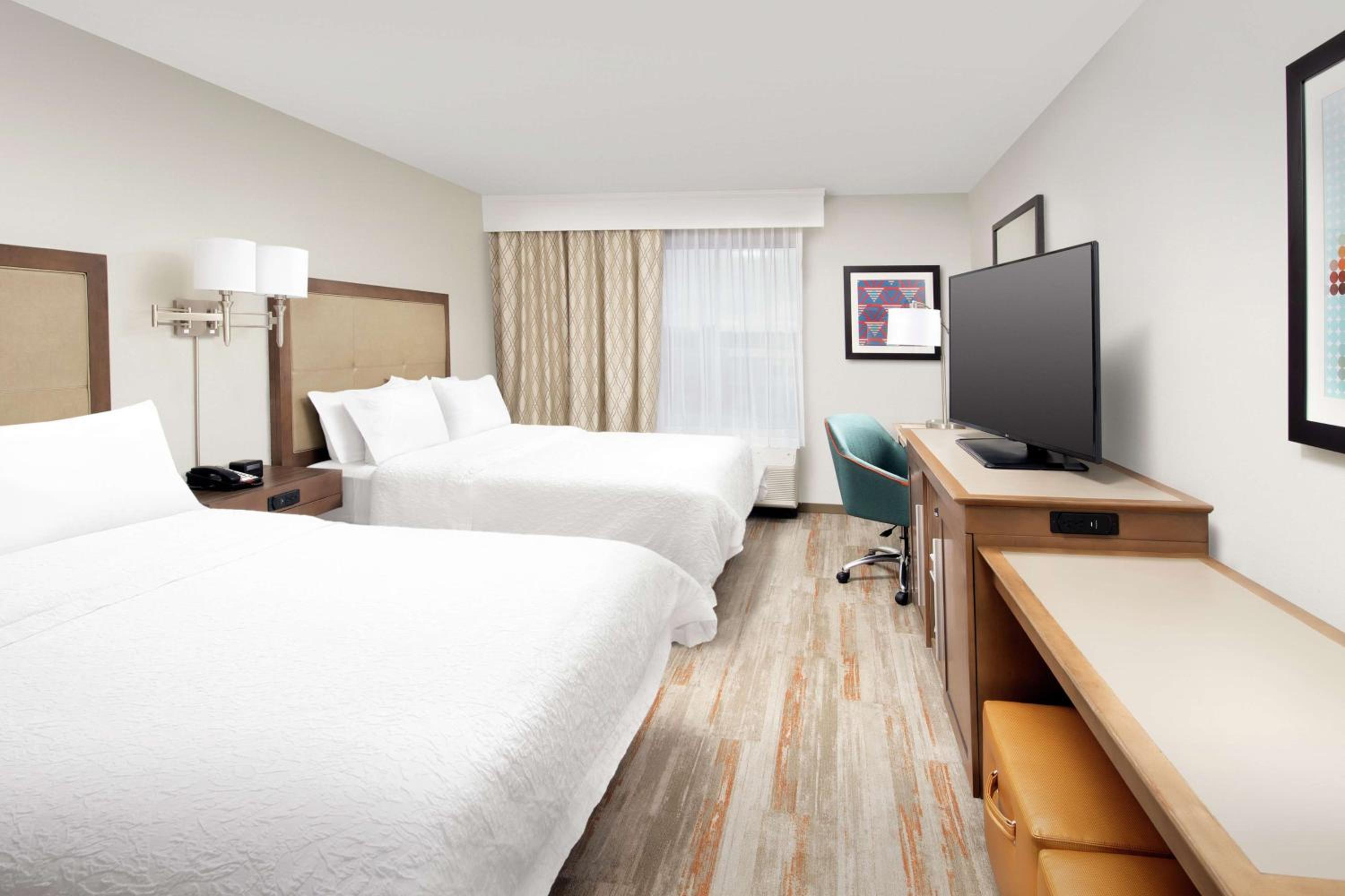 Queen Room with Two Queen Beds - Non-Smoking photo 1