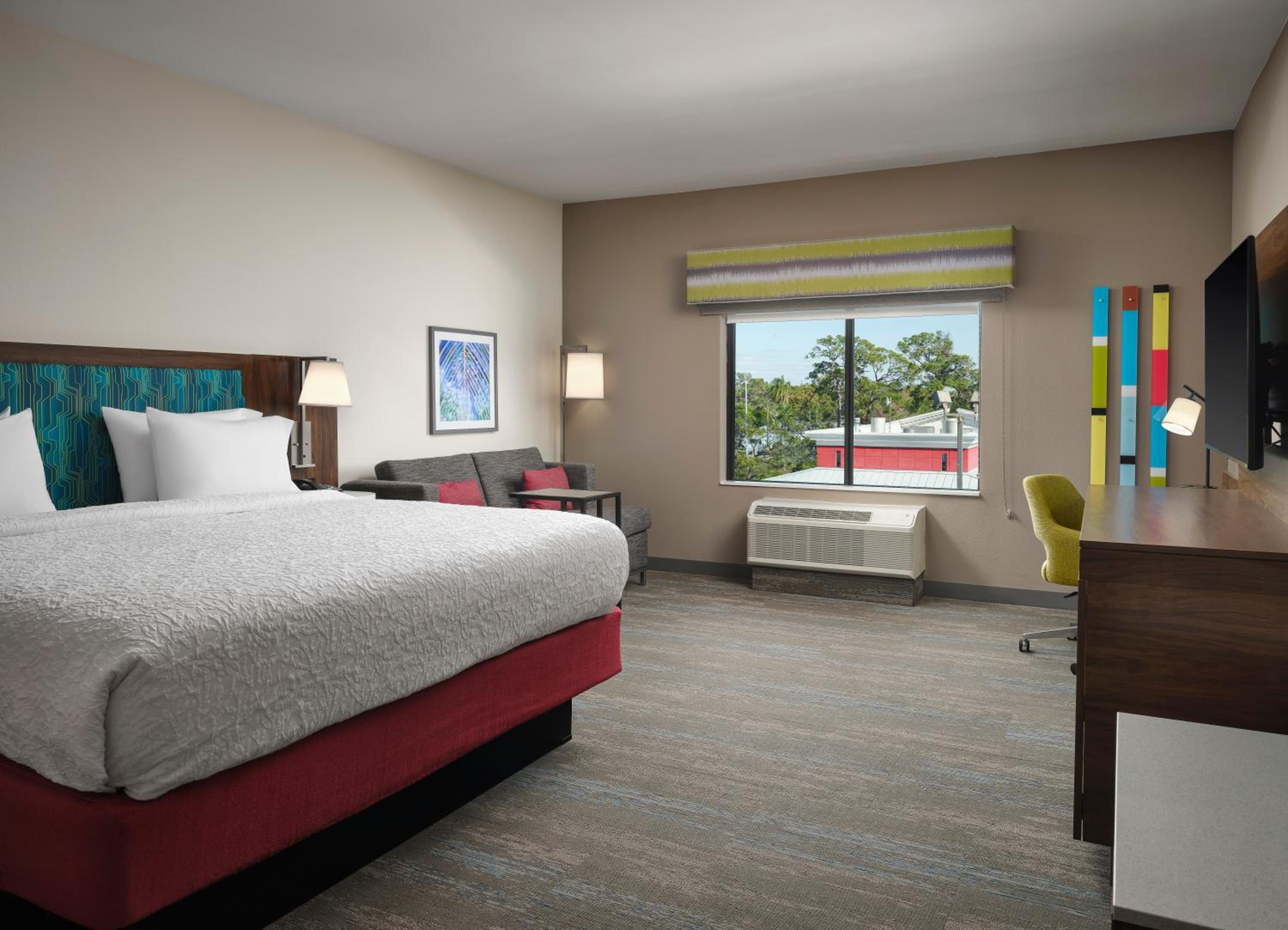King Room with Sofa Bed - Hearing Access/Non-Smoking - Photo 1
